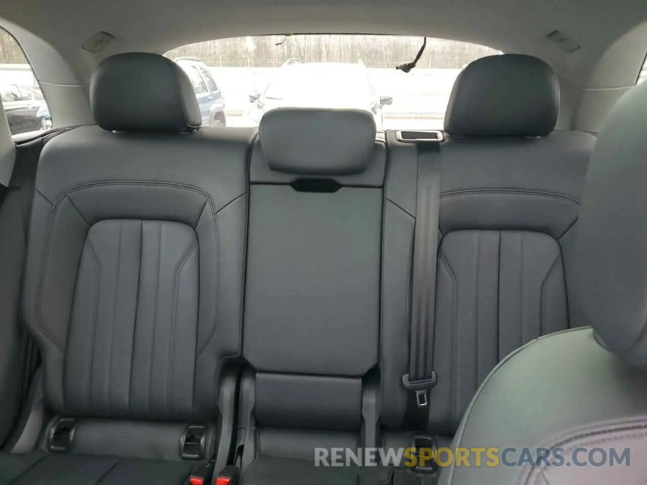 10 Photograph of a damaged car WA1BNAFY2K2078343 AUDI Q5 2019