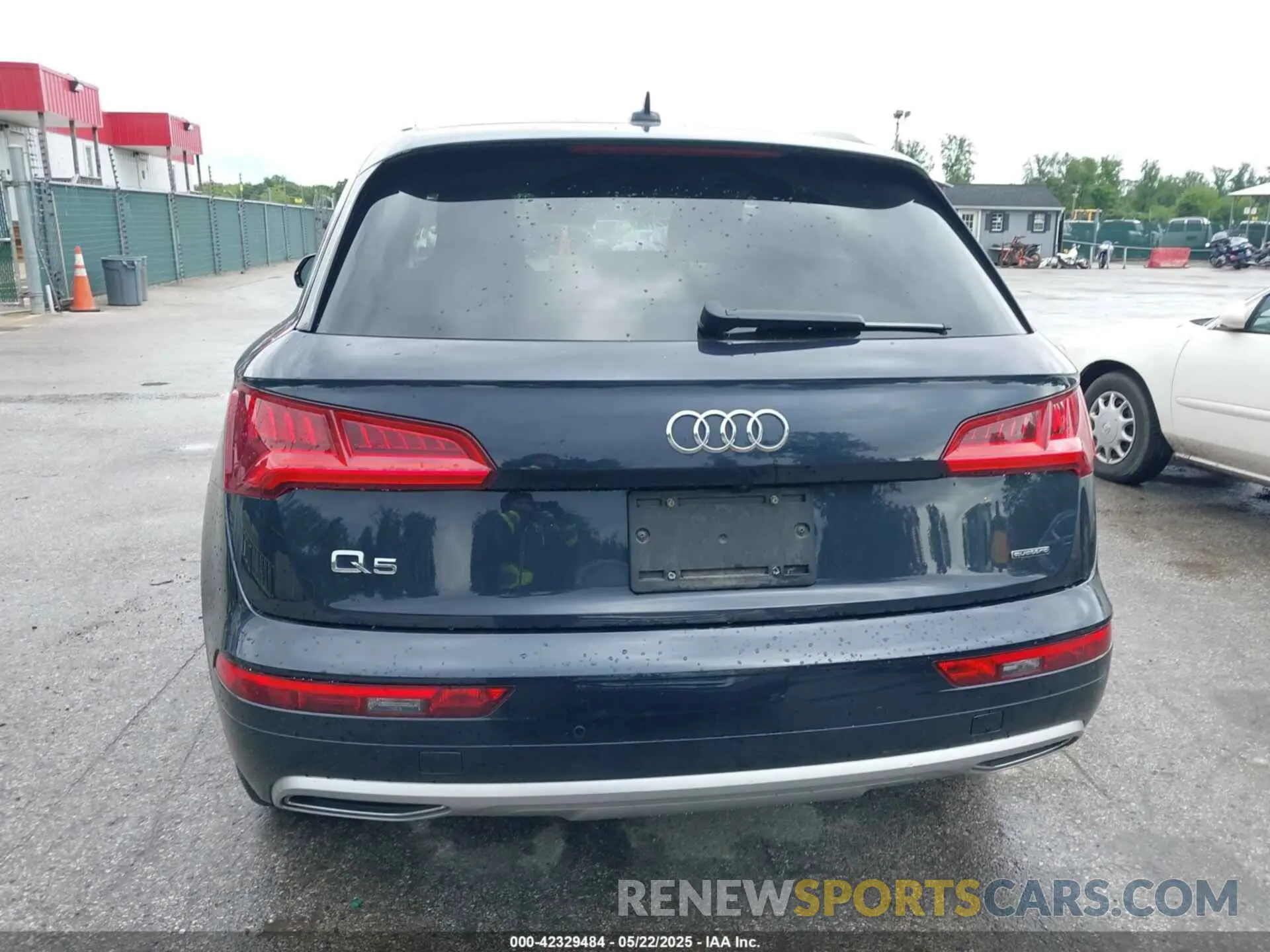 16 Photograph of a damaged car WA1BNAFY2K2080576 AUDI Q5 2019