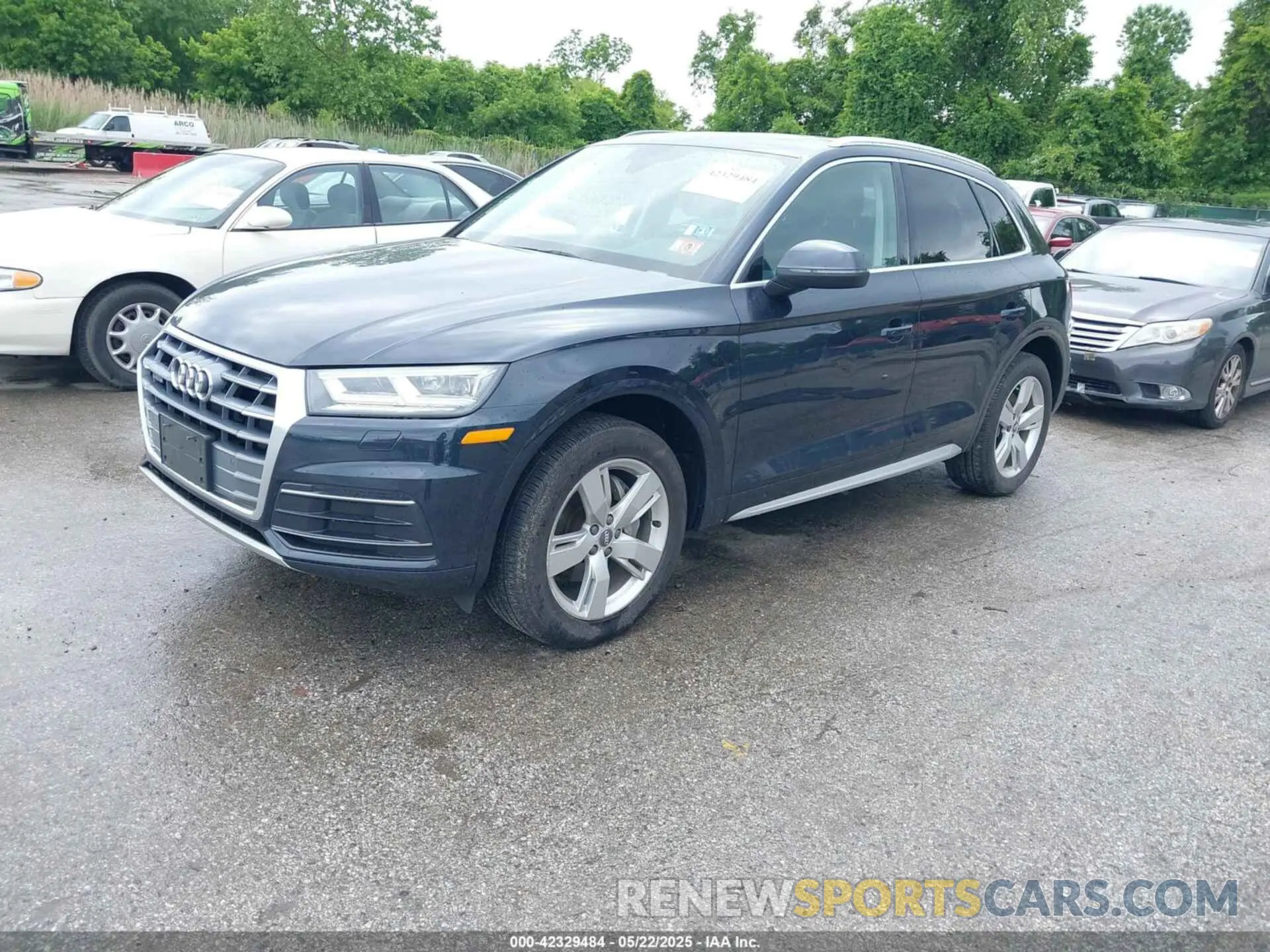 2 Photograph of a damaged car WA1BNAFY2K2080576 AUDI Q5 2019