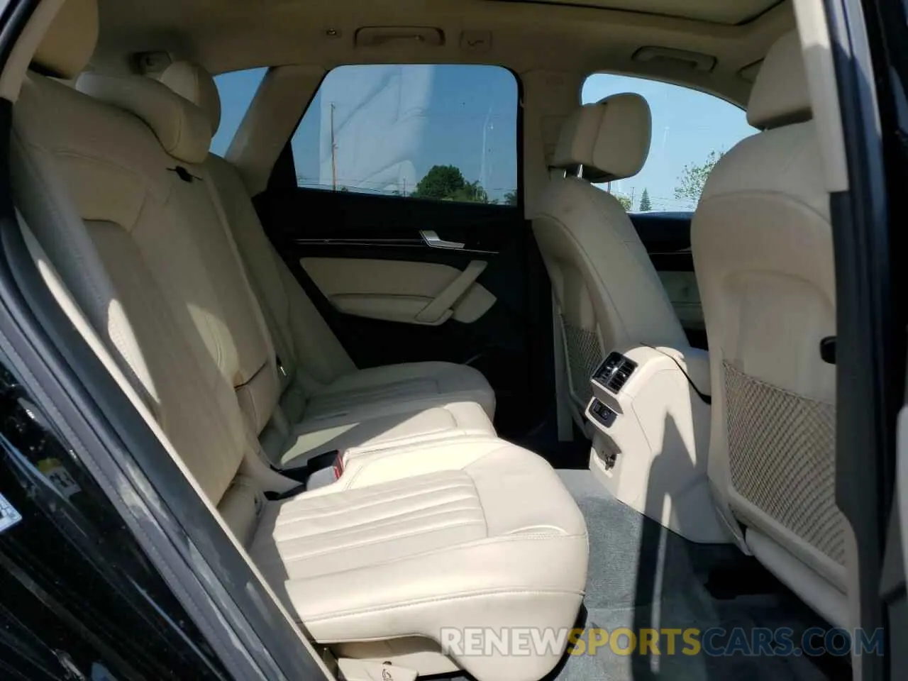 11 Photograph of a damaged car WA1BNAFY2K2085101 AUDI Q5 2019