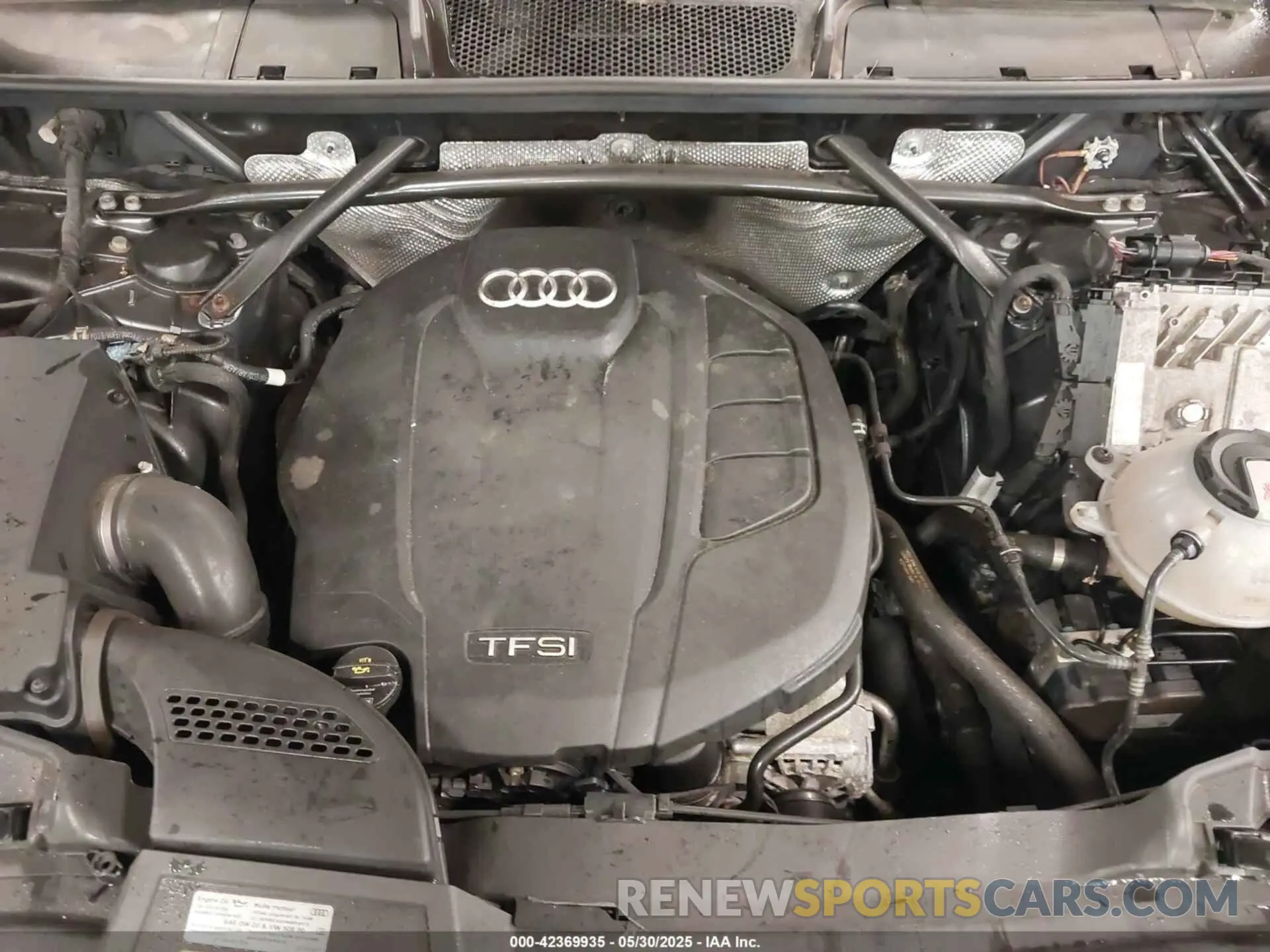 10 Photograph of a damaged car WA1BNAFY2K2116508 AUDI Q5 2019