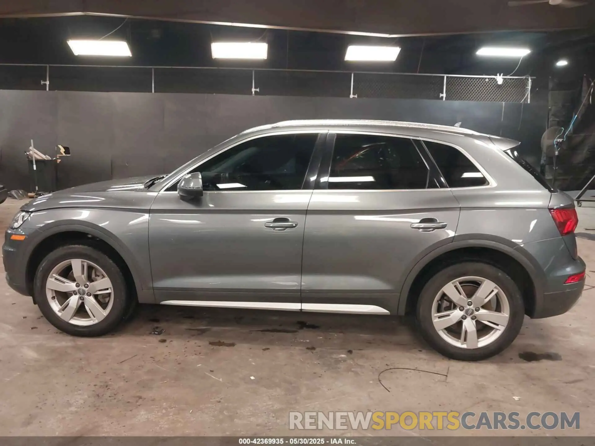 14 Photograph of a damaged car WA1BNAFY2K2116508 AUDI Q5 2019