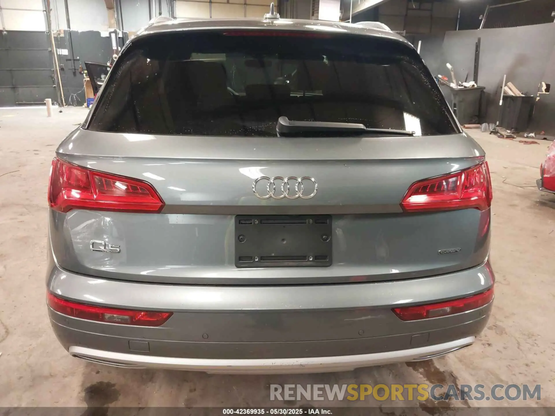16 Photograph of a damaged car WA1BNAFY2K2116508 AUDI Q5 2019