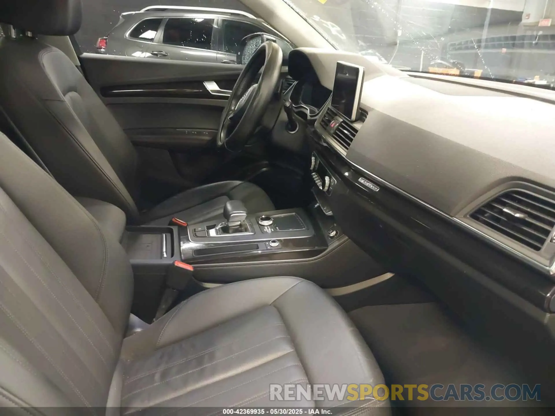 5 Photograph of a damaged car WA1BNAFY2K2116508 AUDI Q5 2019