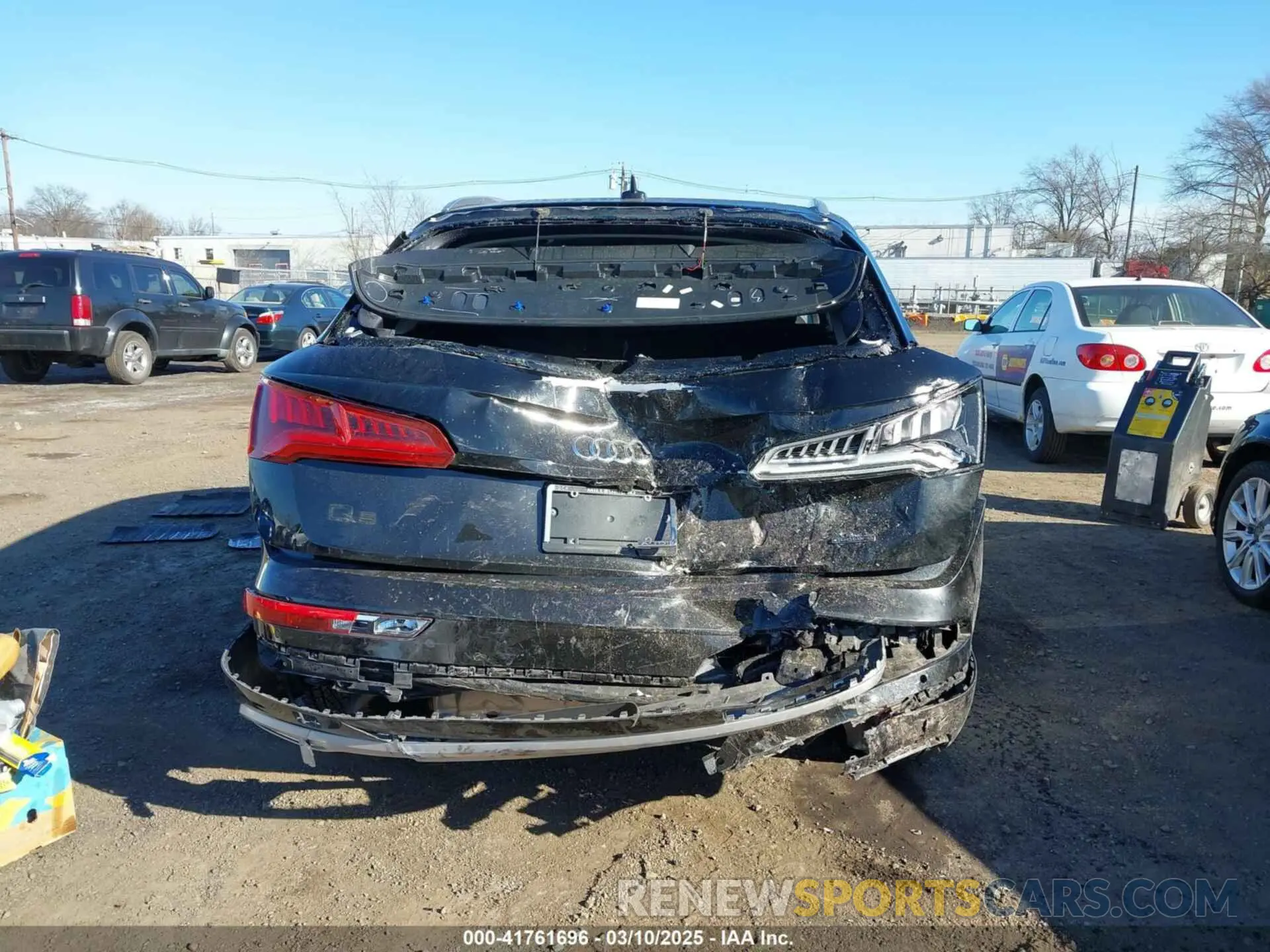 16 Photograph of a damaged car WA1BNAFY2K2120476 AUDI Q5 2019