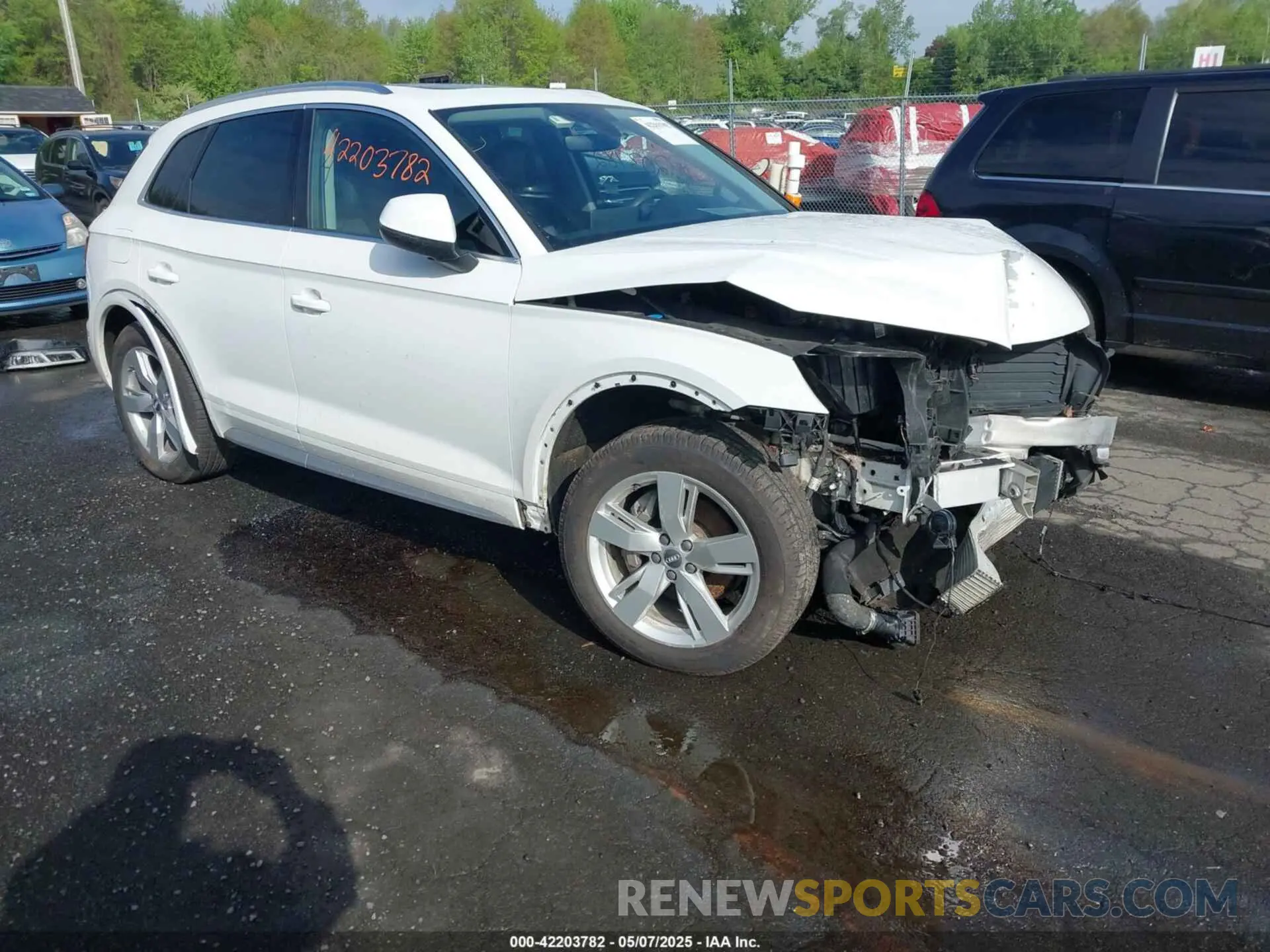 1 Photograph of a damaged car WA1BNAFY2K2128903 AUDI Q5 2019
