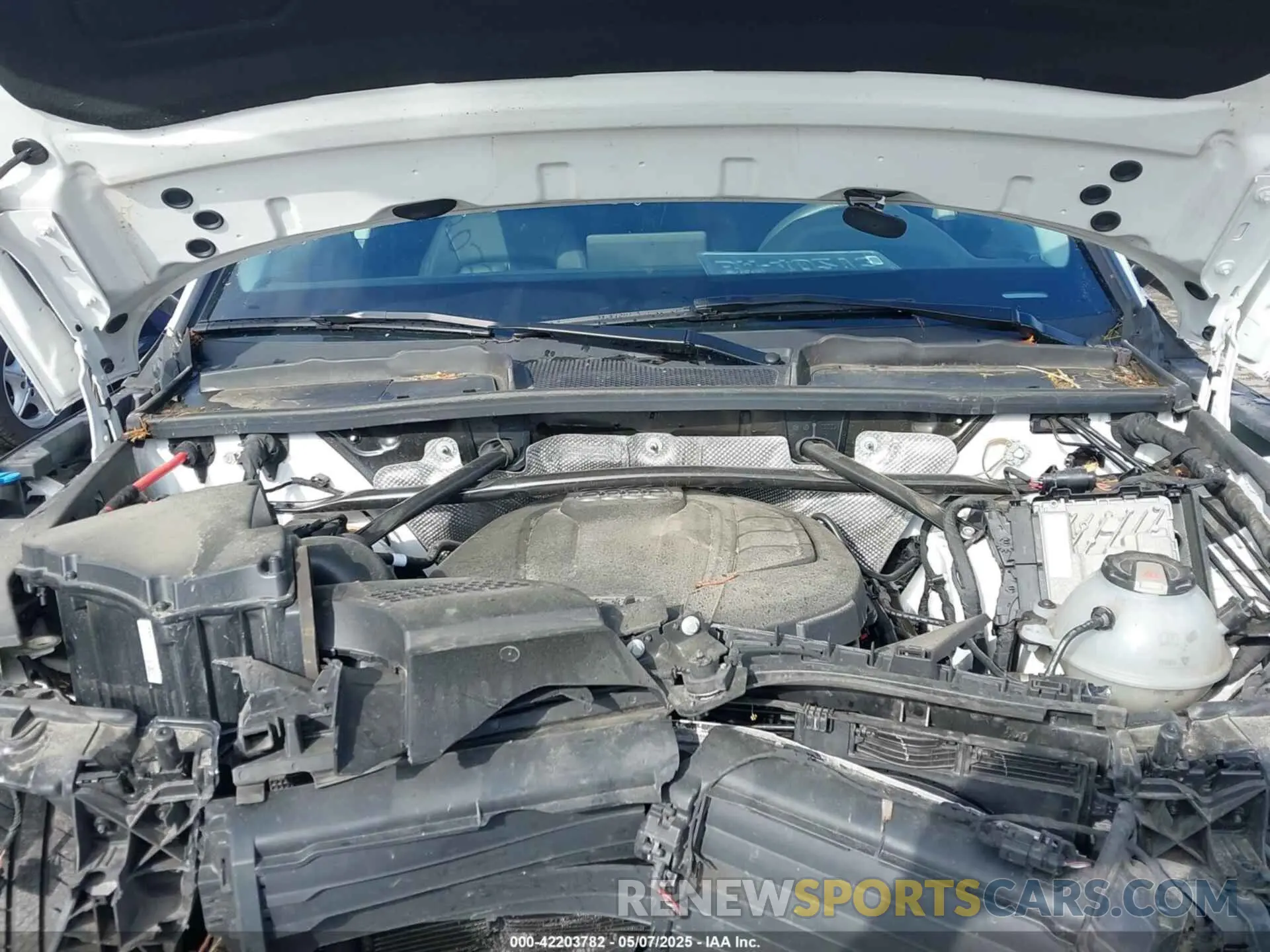10 Photograph of a damaged car WA1BNAFY2K2128903 AUDI Q5 2019