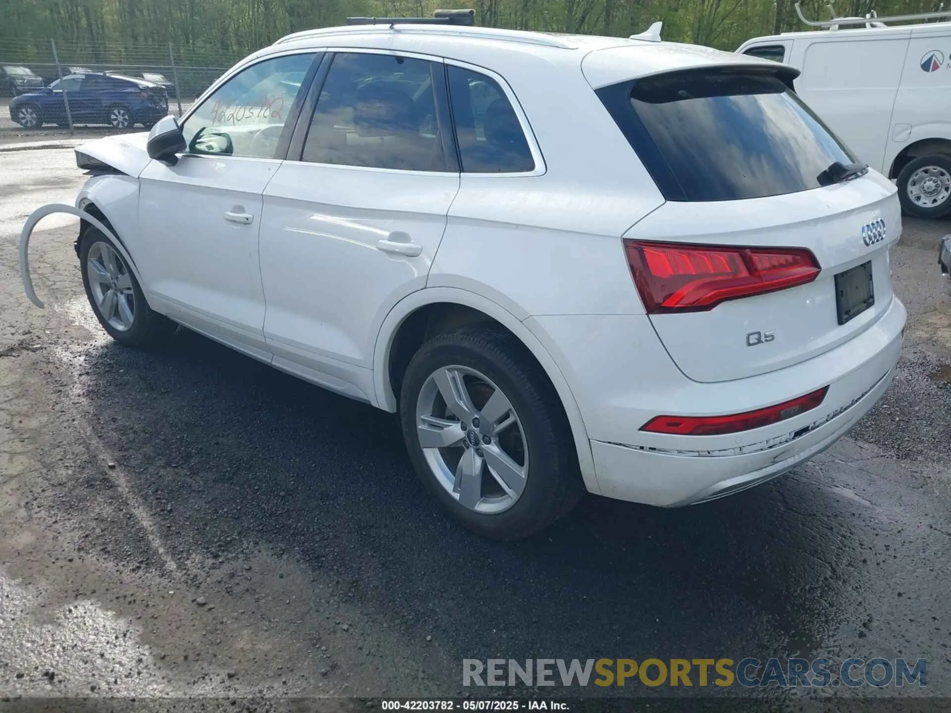 3 Photograph of a damaged car WA1BNAFY2K2128903 AUDI Q5 2019