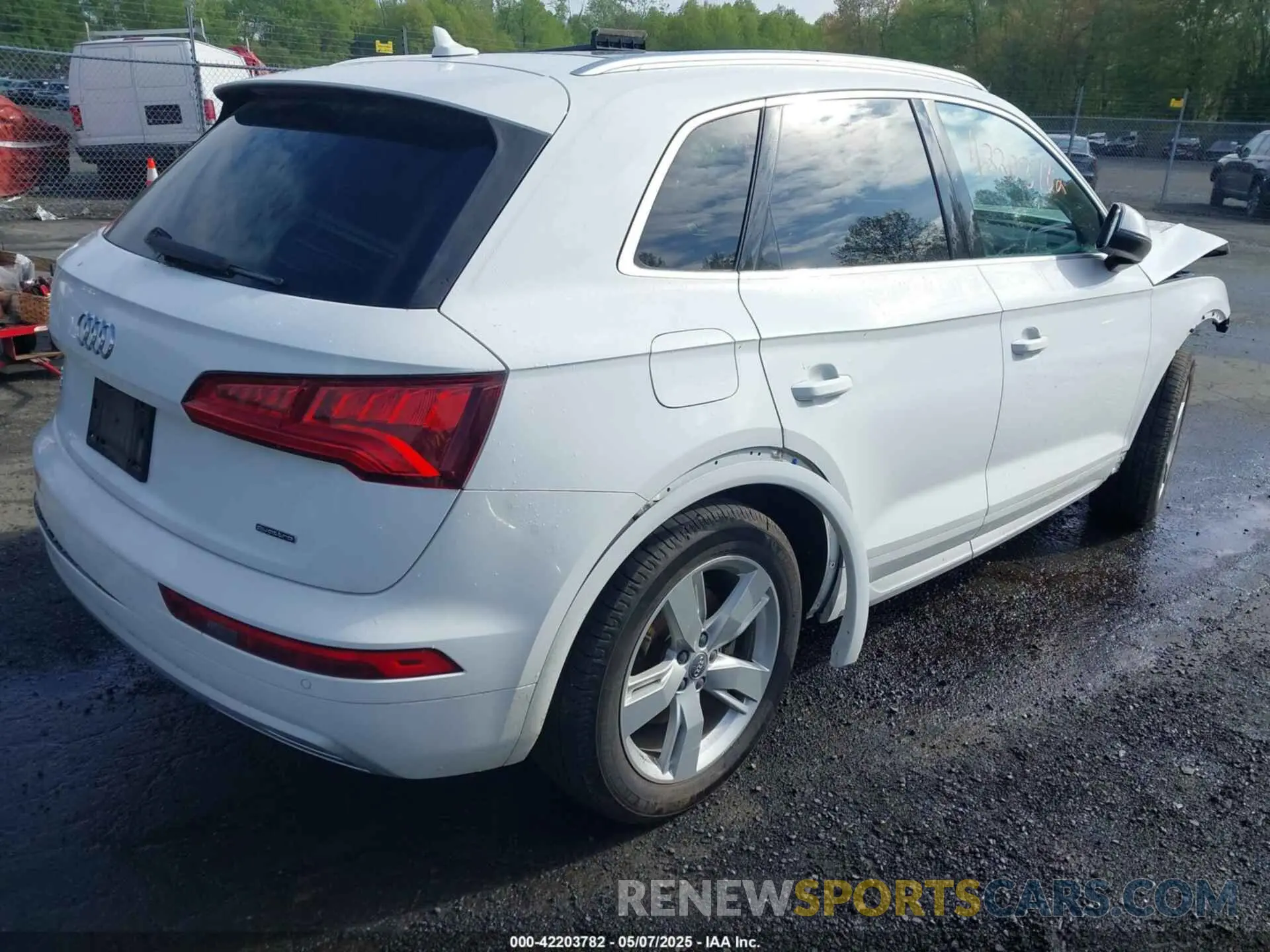 4 Photograph of a damaged car WA1BNAFY2K2128903 AUDI Q5 2019