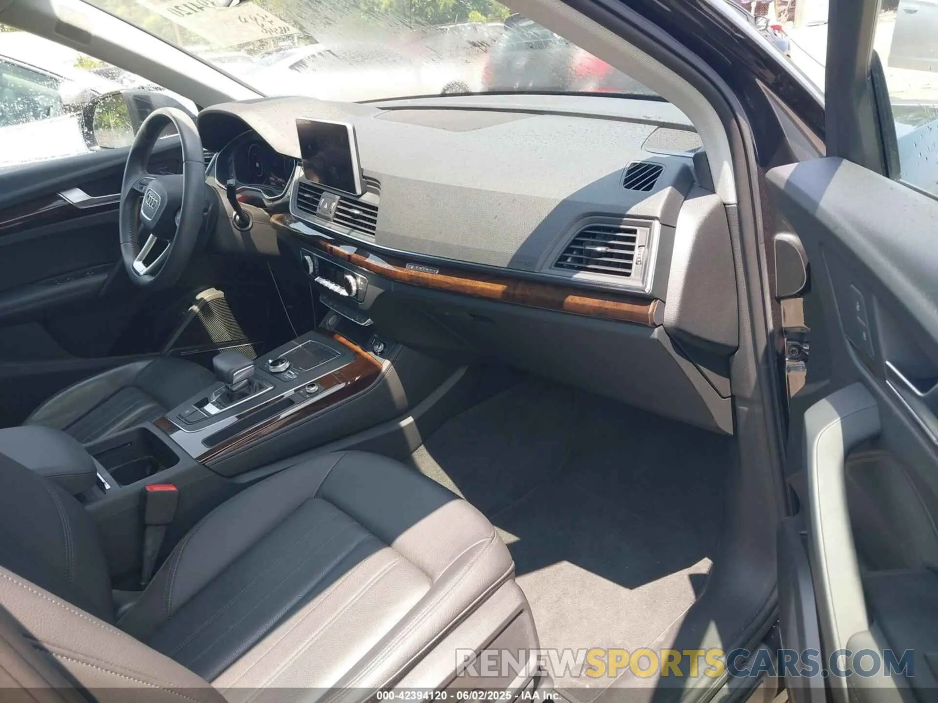 5 Photograph of a damaged car WA1BNAFY2K2136919 AUDI Q5 2019