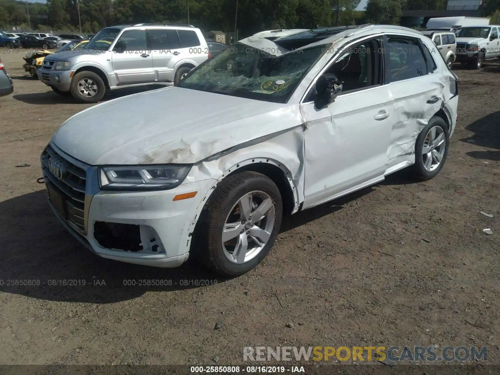 2 Photograph of a damaged car WA1BNAFY3K2019043 AUDI Q5 2019