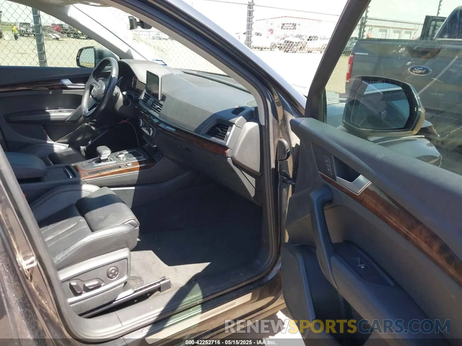 5 Photograph of a damaged car WA1BNAFY3K2037963 AUDI Q5 2019