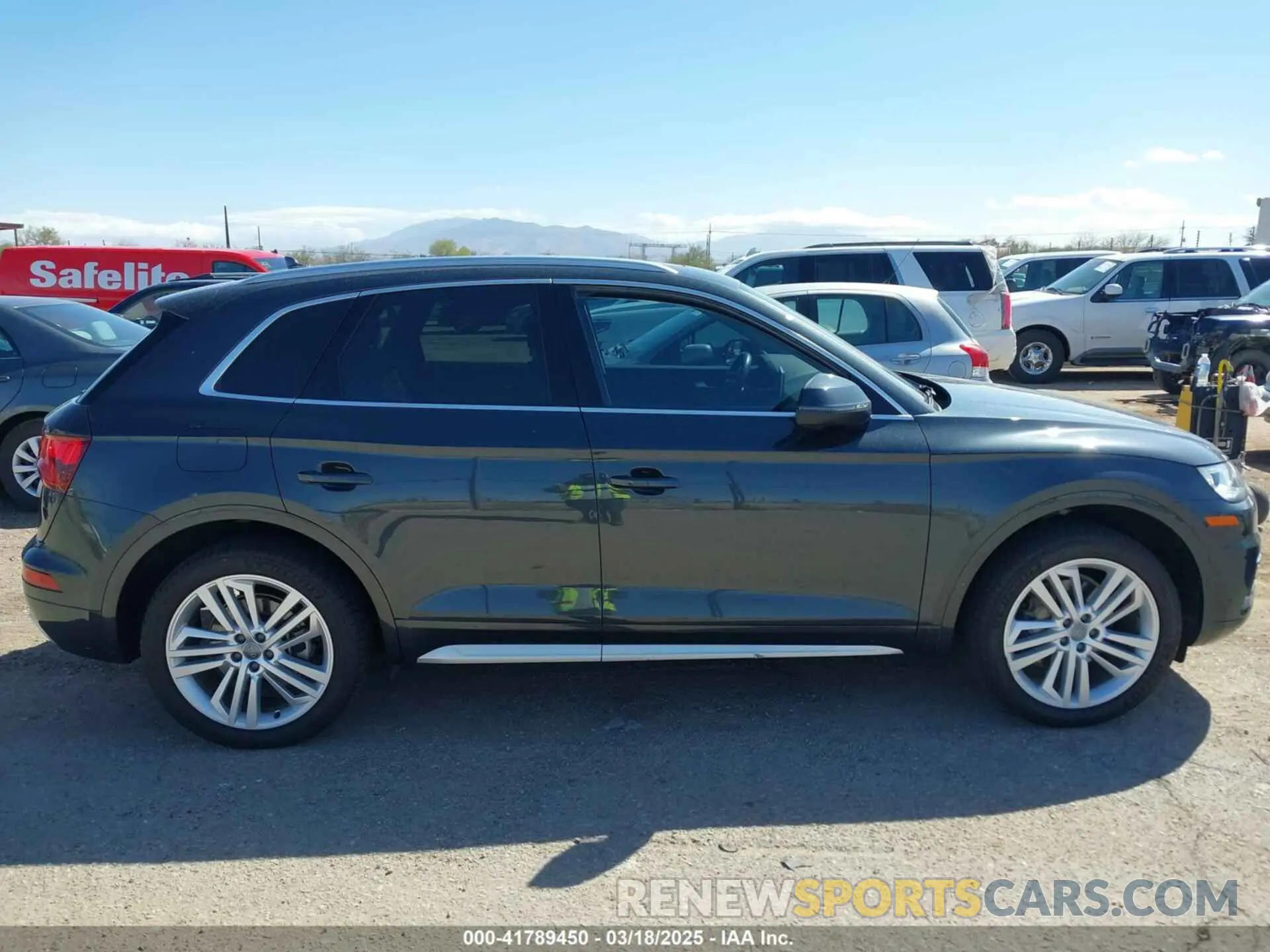 13 Photograph of a damaged car WA1BNAFY4K2042119 AUDI Q5 2019