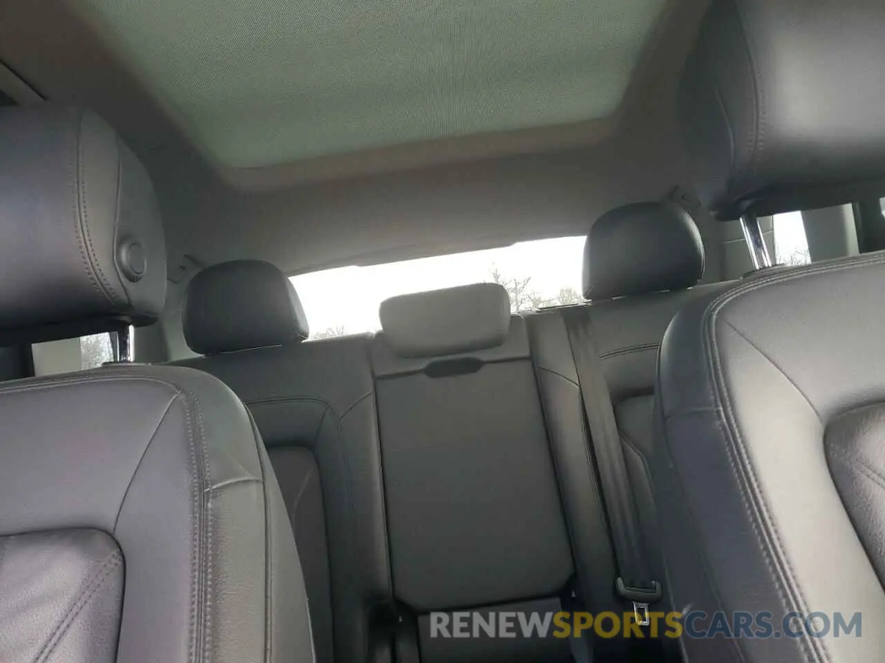 10 Photograph of a damaged car WA1BNAFY4K2049894 AUDI Q5 2019
