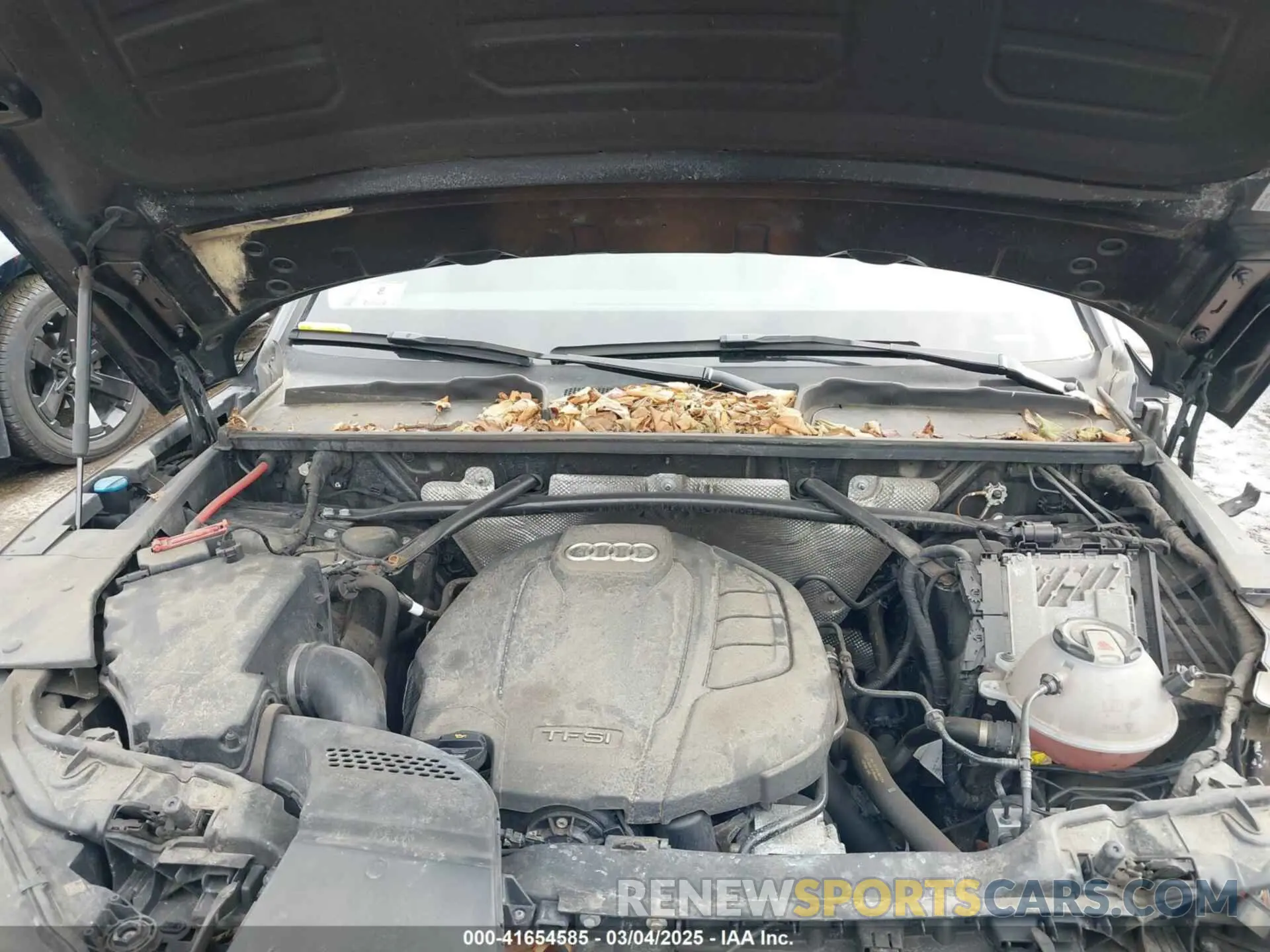 10 Photograph of a damaged car WA1BNAFY4K2060295 AUDI Q5 2019
