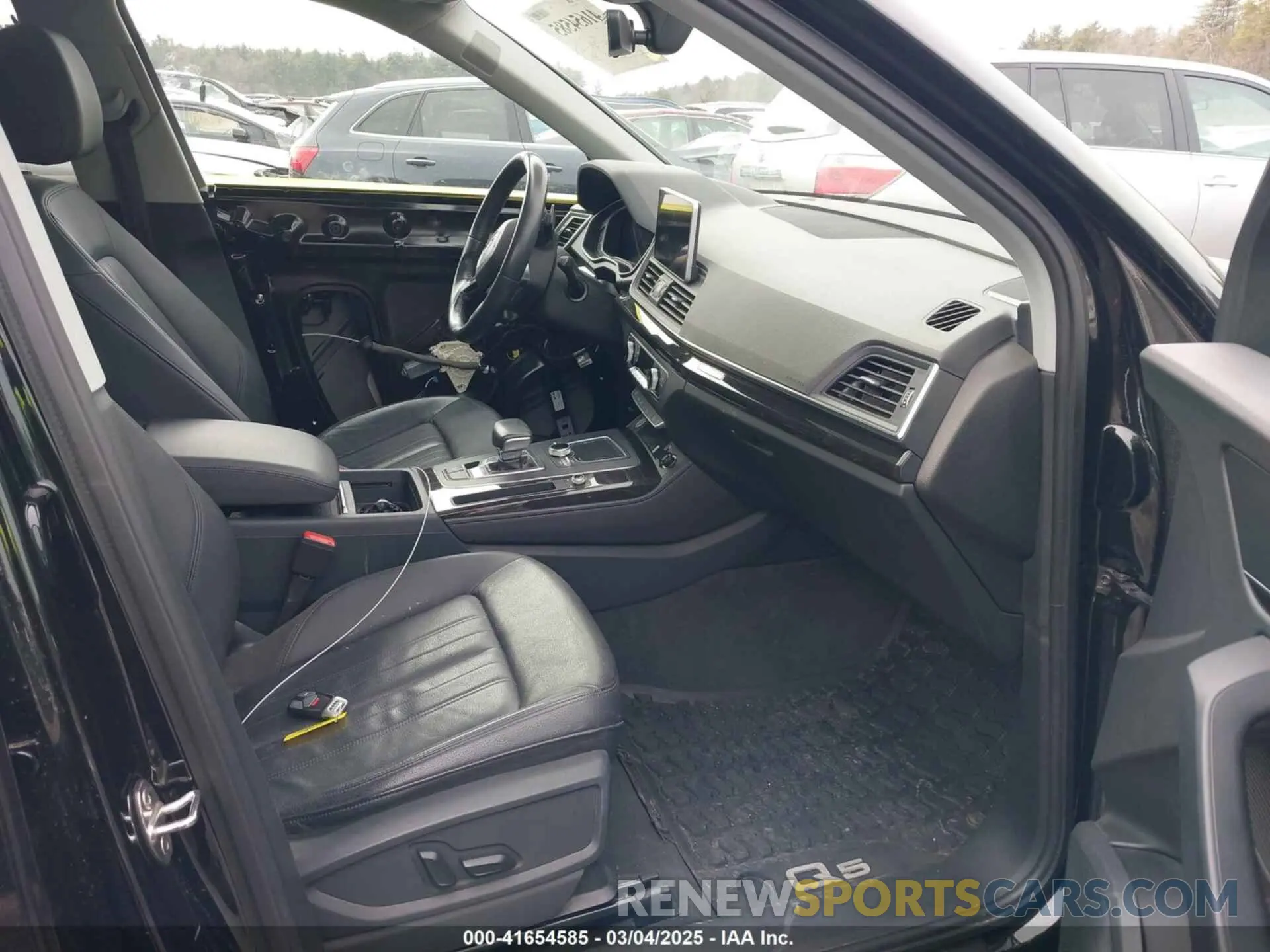 5 Photograph of a damaged car WA1BNAFY4K2060295 AUDI Q5 2019