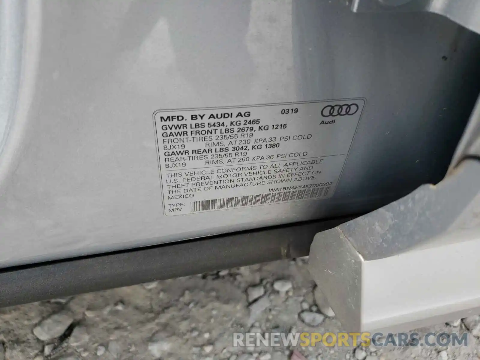 10 Photograph of a damaged car WA1BNAFY4K2090302 AUDI Q5 2019