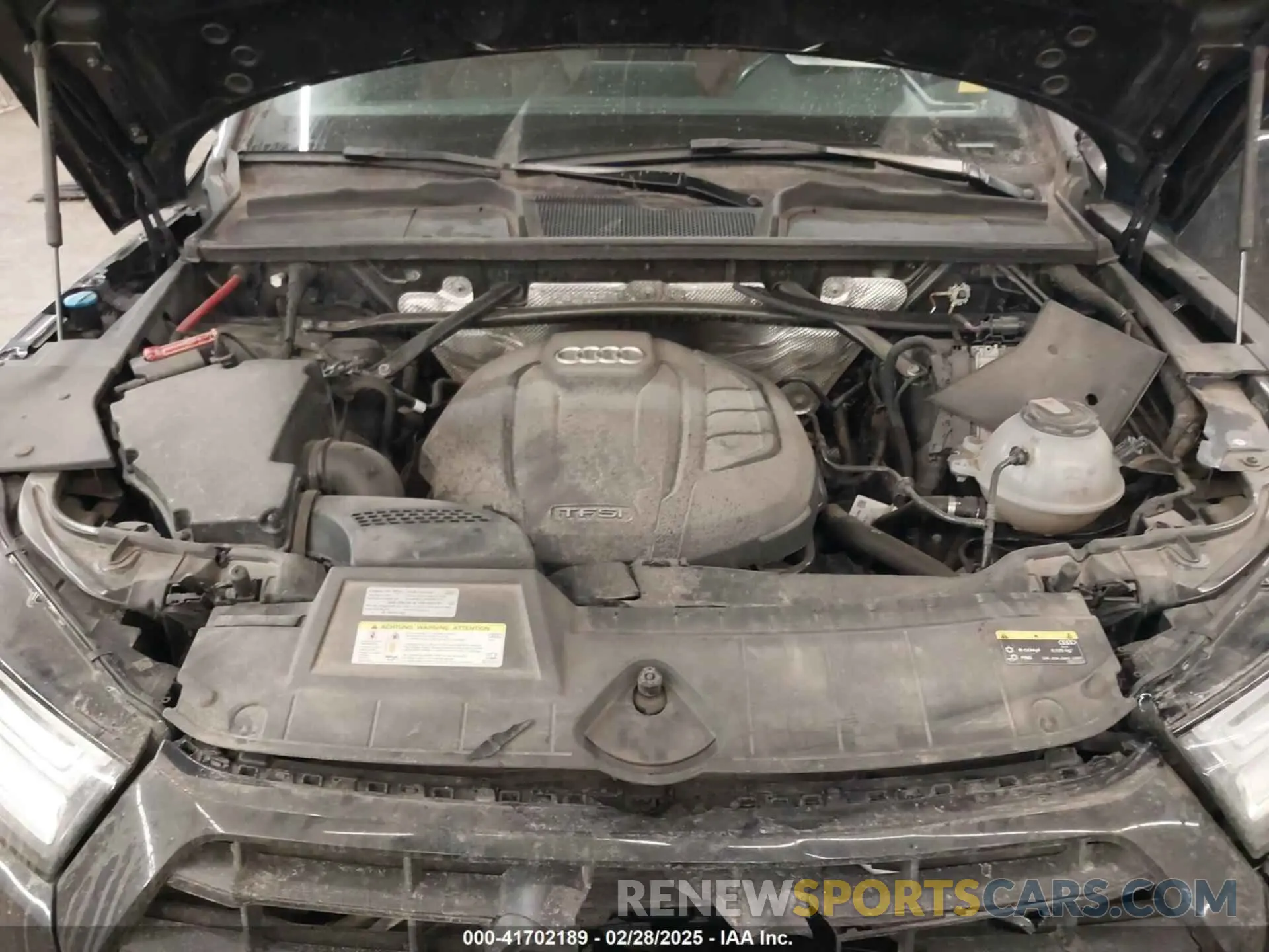 10 Photograph of a damaged car WA1BNAFY4K2091062 AUDI Q5 2019