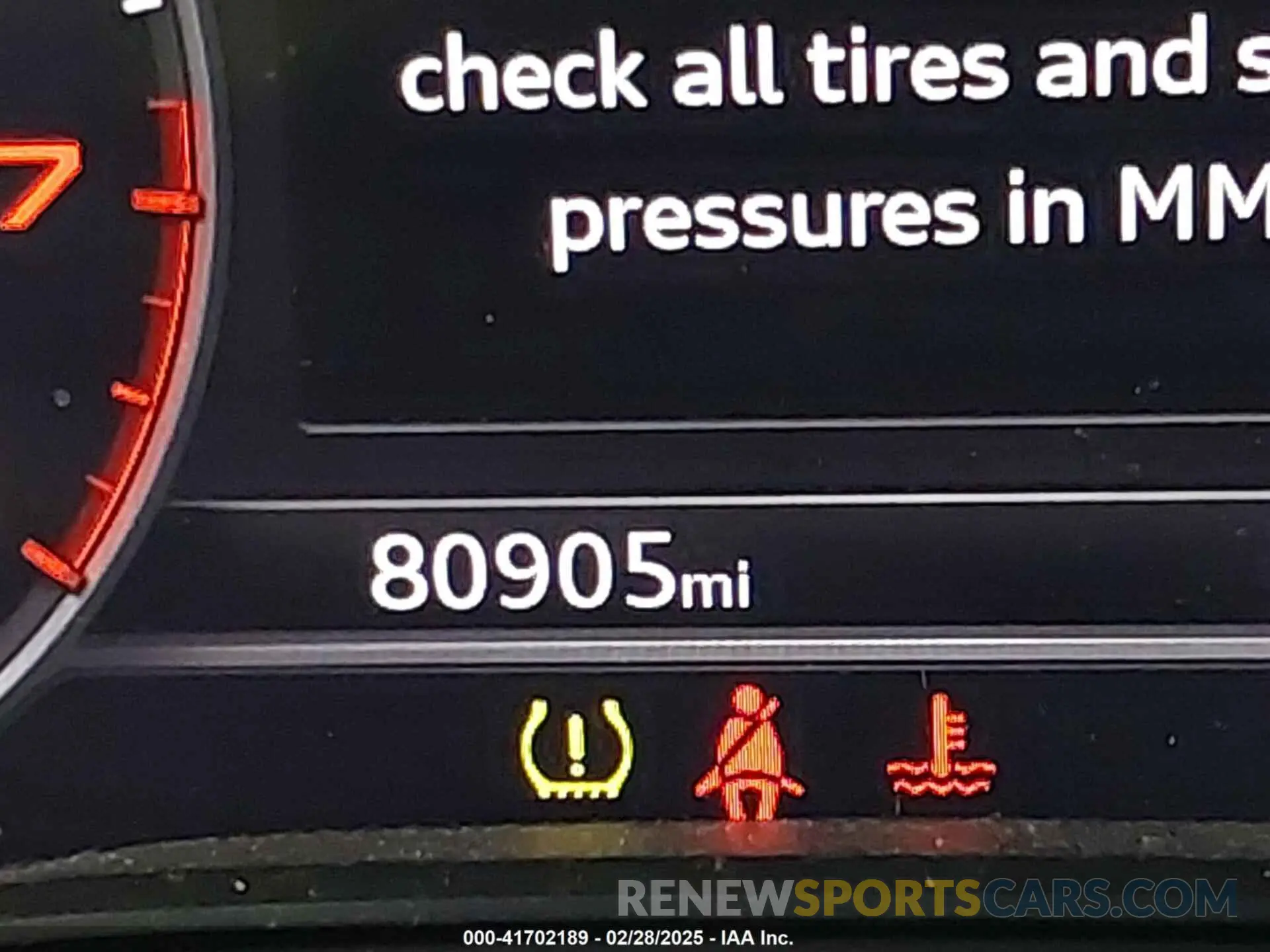 16 Photograph of a damaged car WA1BNAFY4K2091062 AUDI Q5 2019