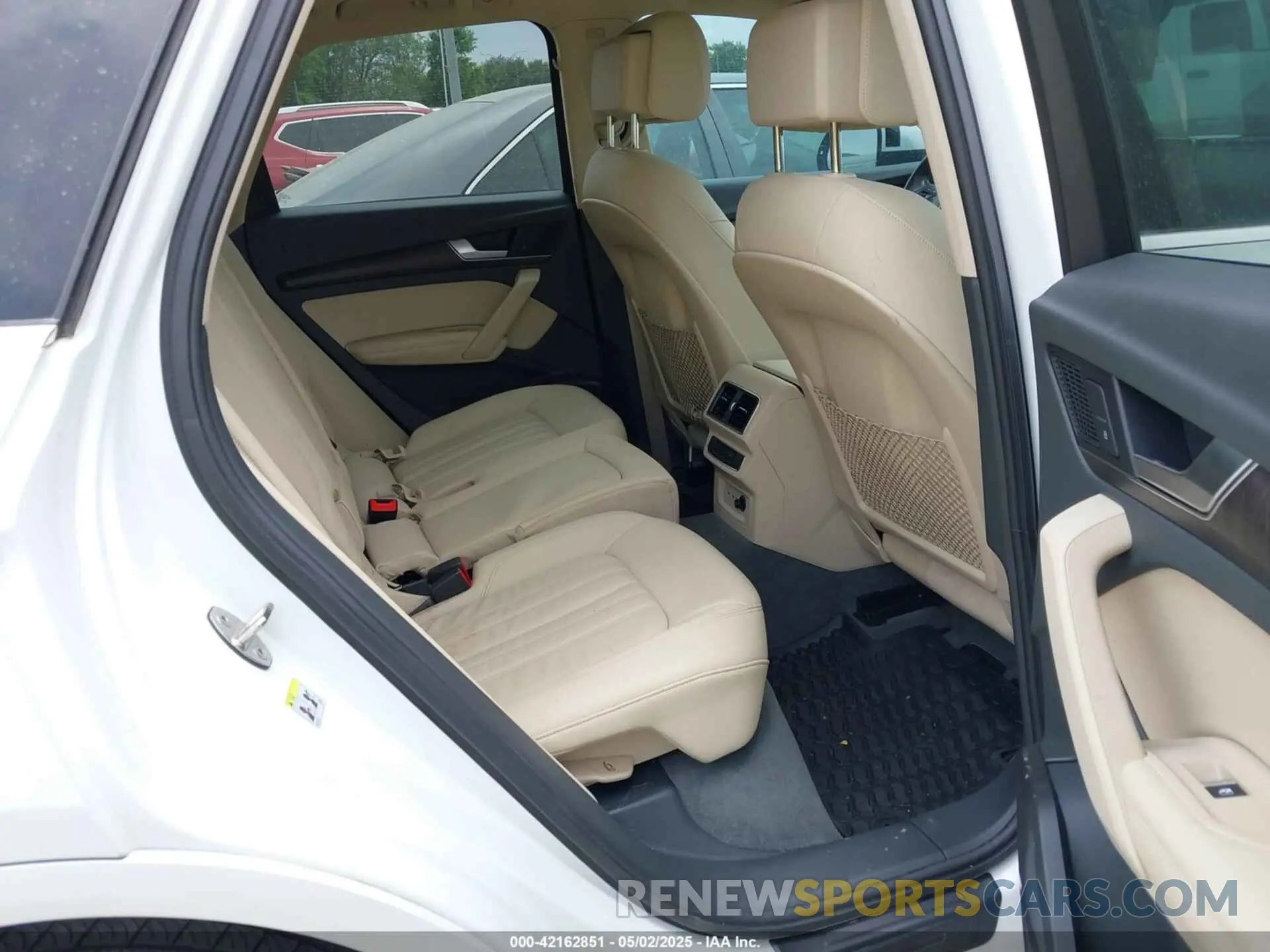 8 Photograph of a damaged car WA1BNAFY4K2091255 AUDI Q5 2019