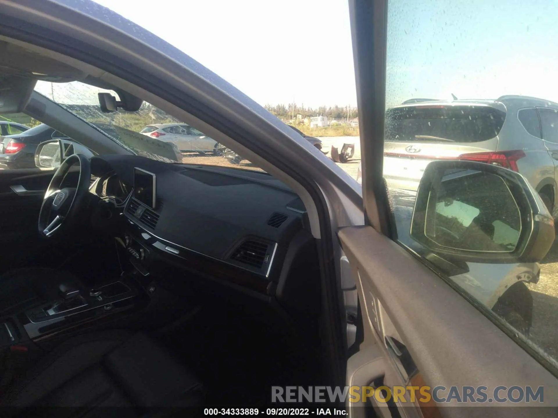 5 Photograph of a damaged car WA1BNAFY4K2100682 AUDI Q5 2019
