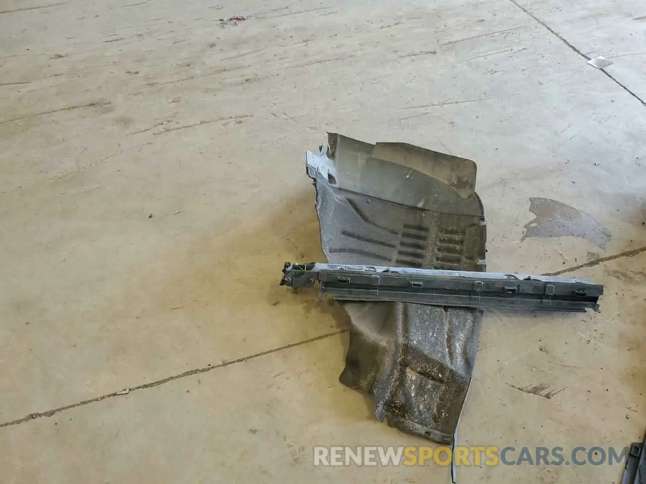 13 Photograph of a damaged car WA1BNAFY4K2106272 AUDI Q5 2019