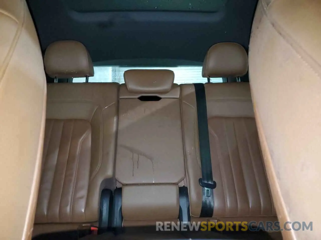 10 Photograph of a damaged car WA1BNAFY4K2112234 AUDI Q5 2019