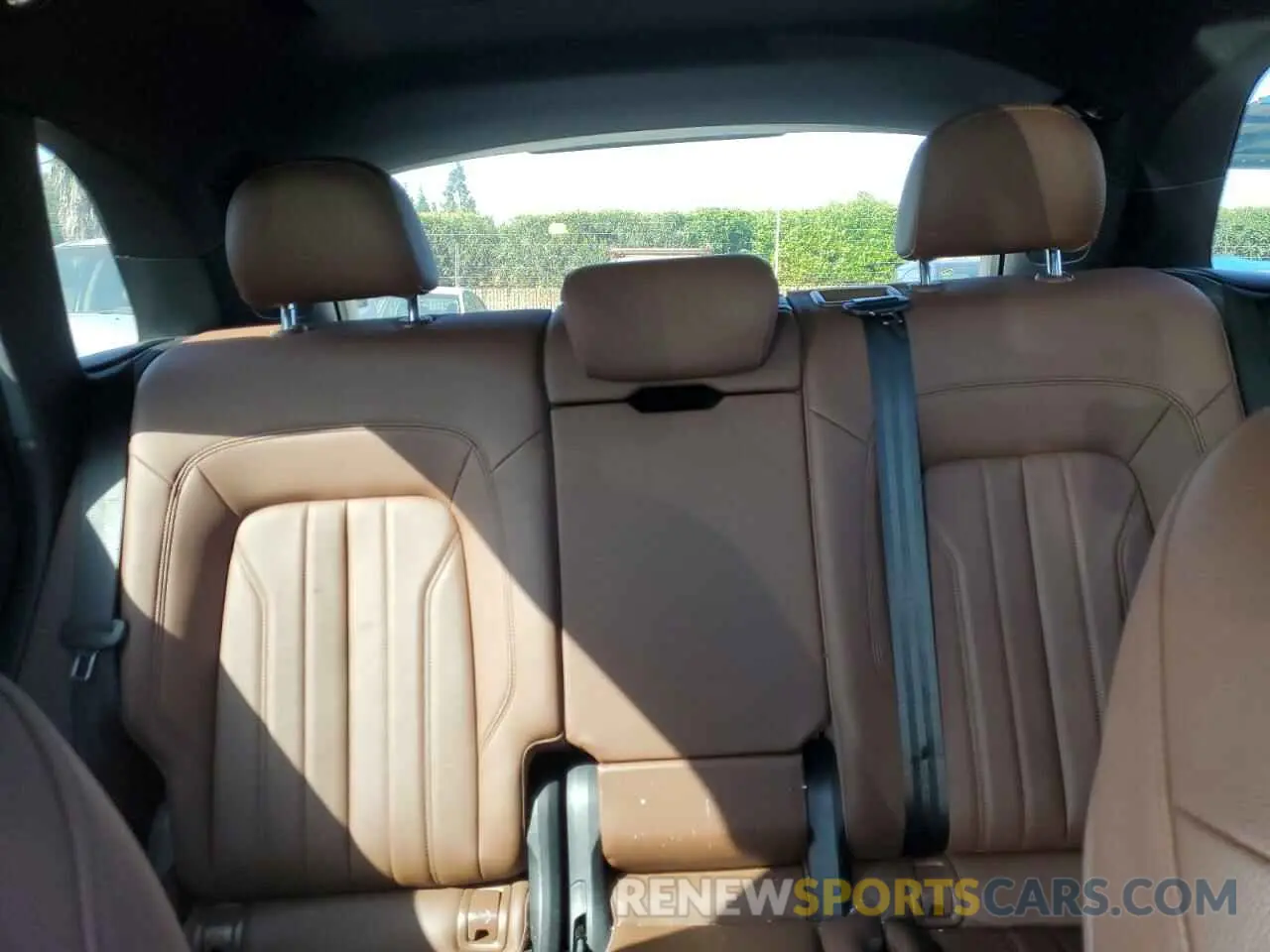 10 Photograph of a damaged car WA1BNAFY4K2112461 AUDI Q5 2019