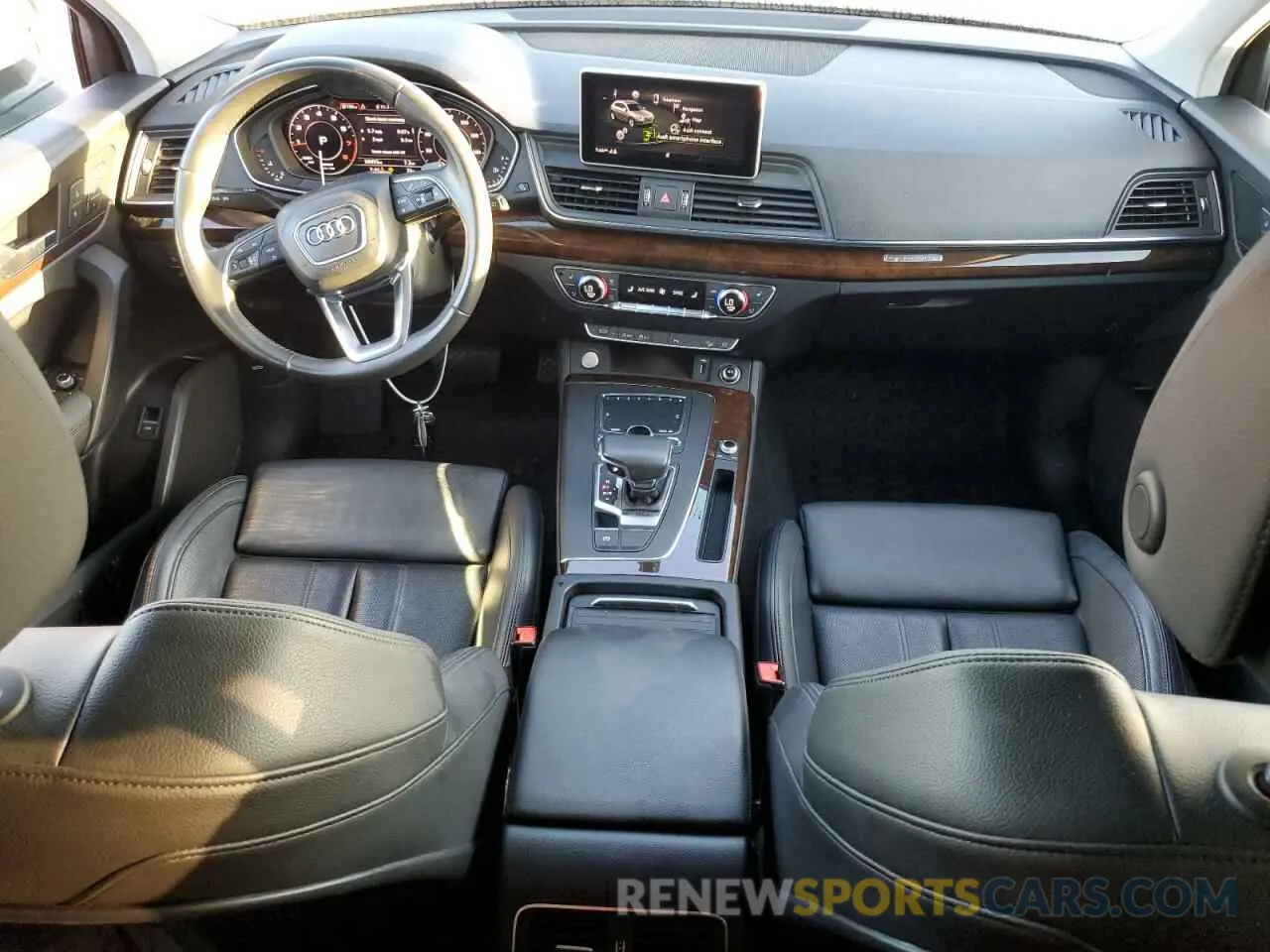 8 Photograph of a damaged car WA1BNAFY4K2131561 AUDI Q5 2019