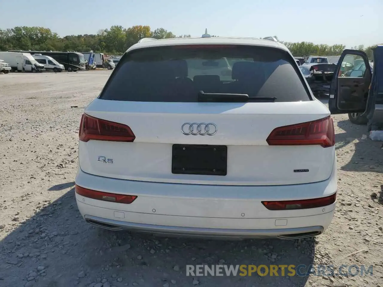 6 Photograph of a damaged car WA1BNAFY5K2028729 AUDI Q5 2019