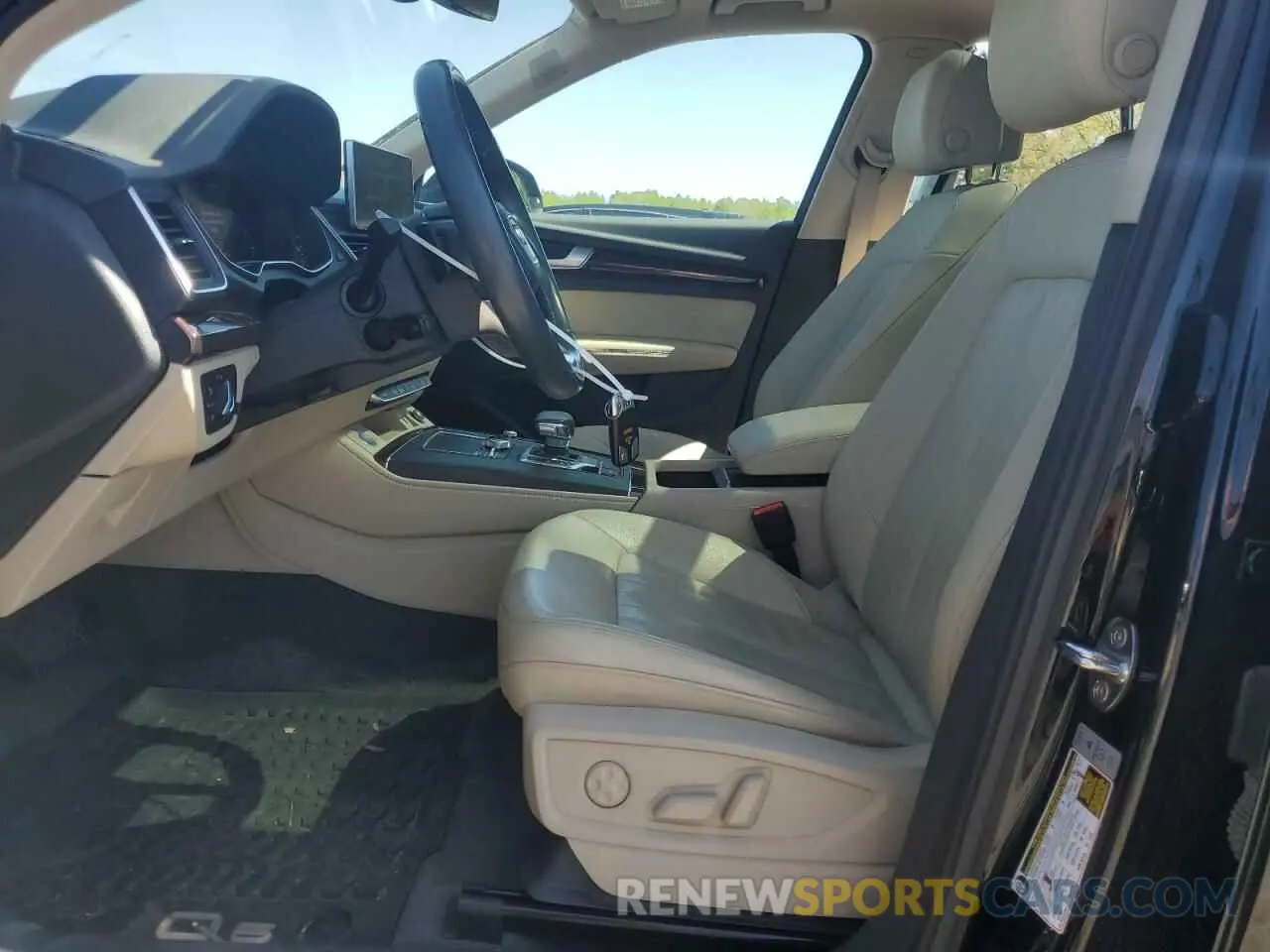 7 Photograph of a damaged car WA1BNAFY5K2085626 AUDI Q5 2019