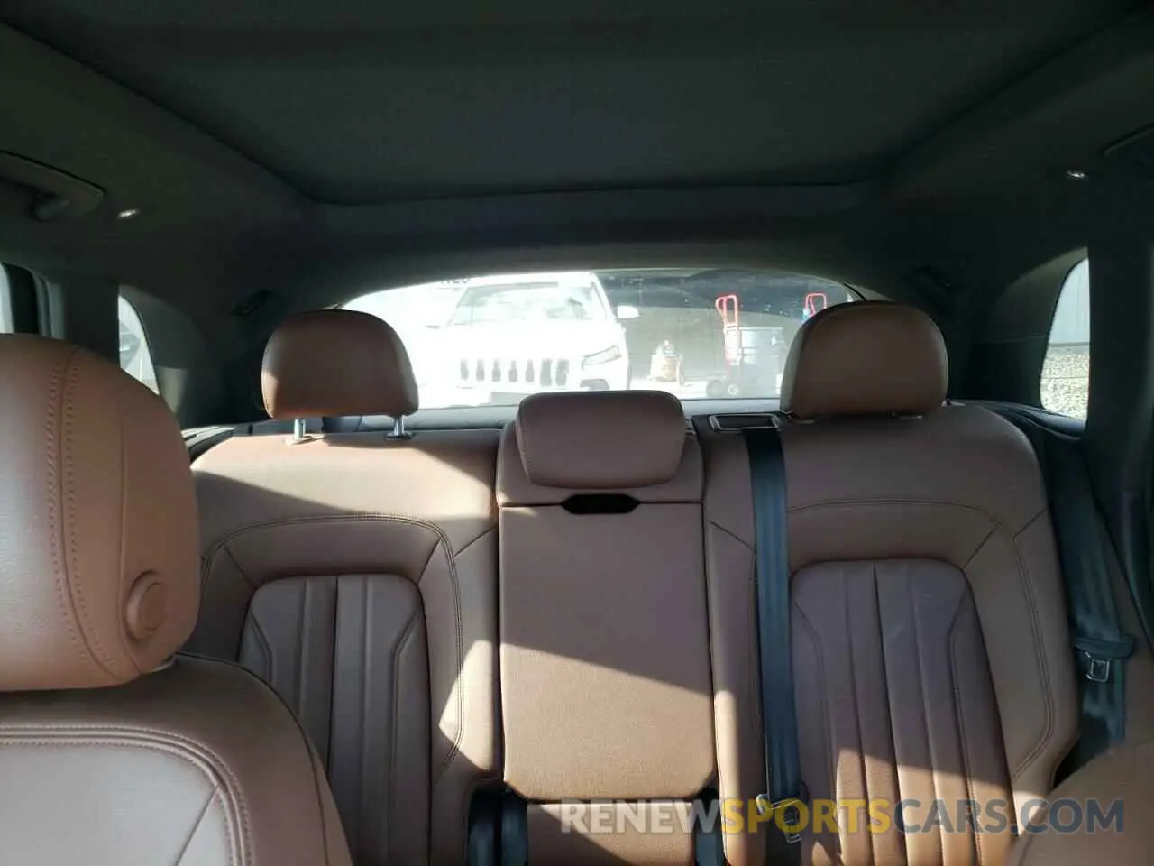10 Photograph of a damaged car WA1BNAFY5K2097131 AUDI Q5 2019