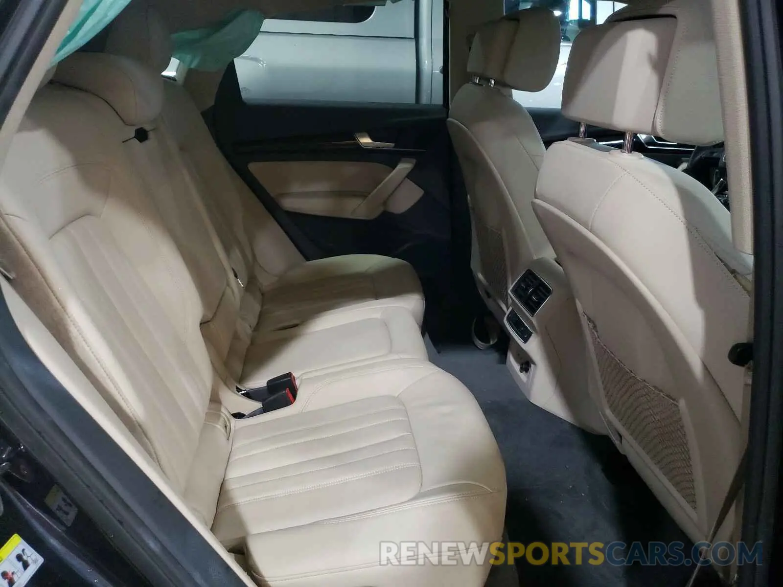 6 Photograph of a damaged car WA1BNAFY5K2107852 AUDI Q5 2019