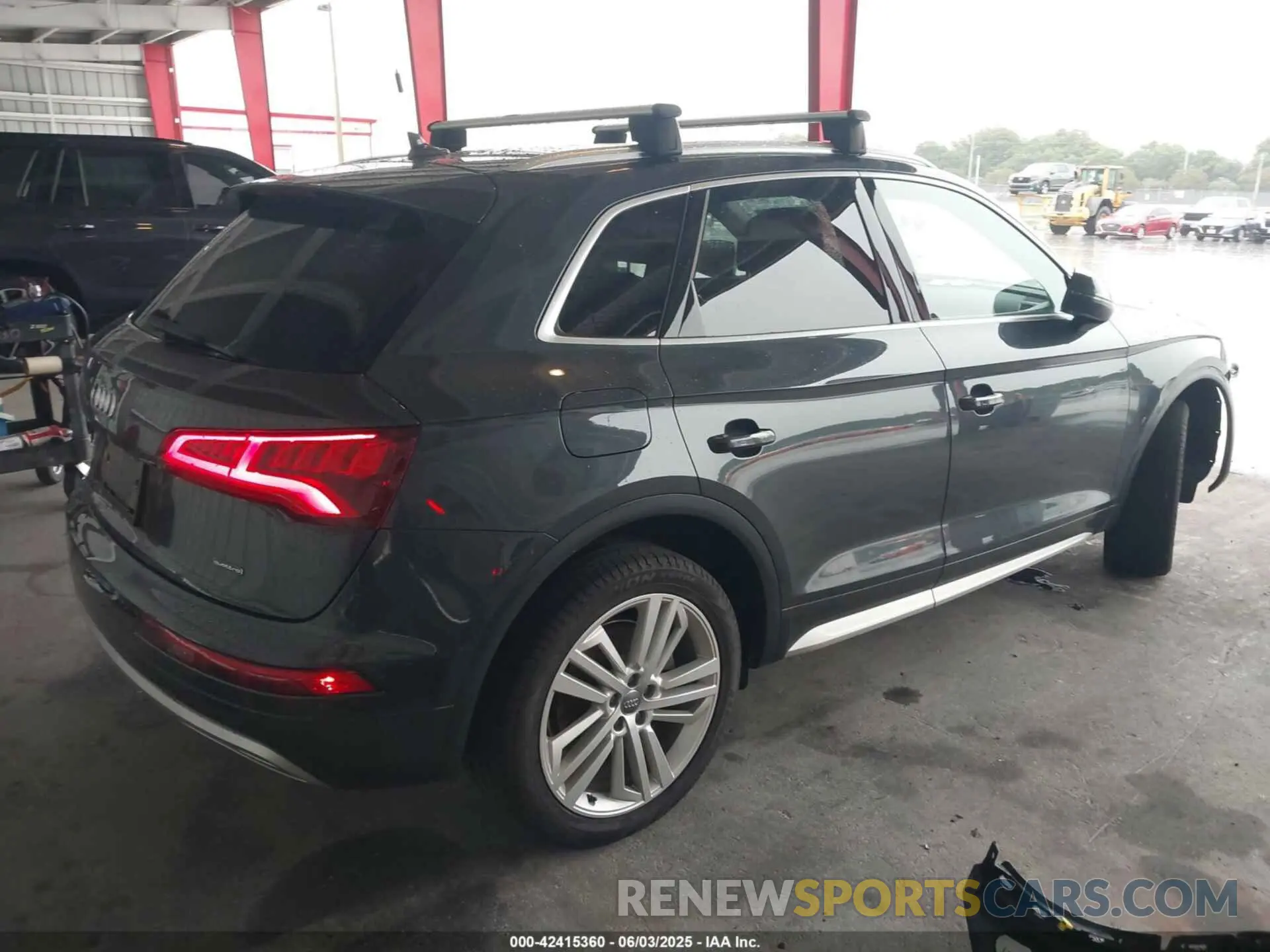 4 Photograph of a damaged car WA1BNAFY5K2133206 AUDI Q5 2019