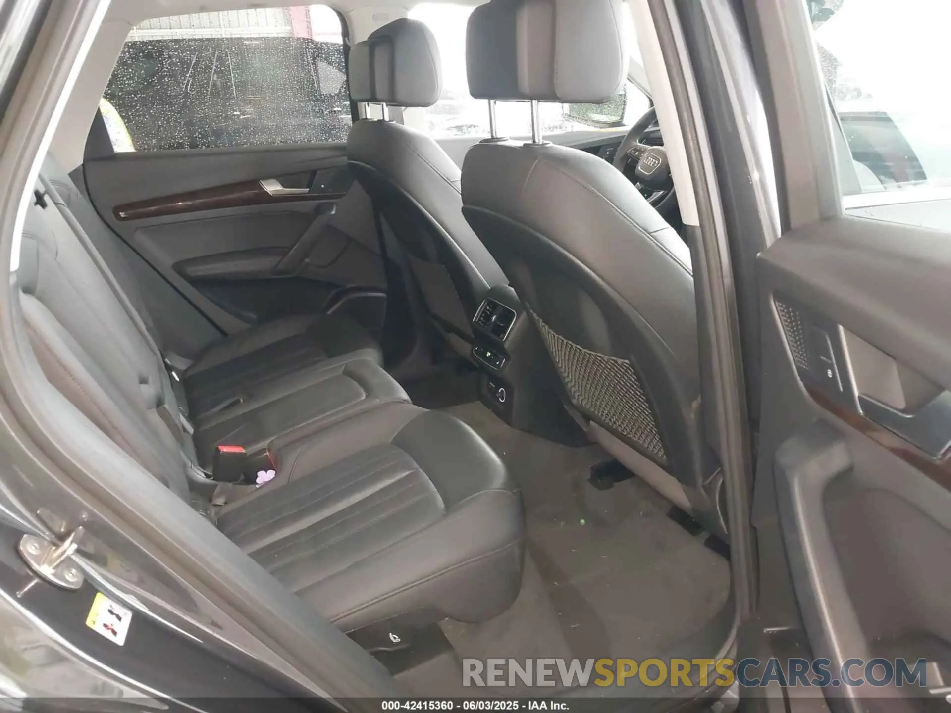 8 Photograph of a damaged car WA1BNAFY5K2133206 AUDI Q5 2019