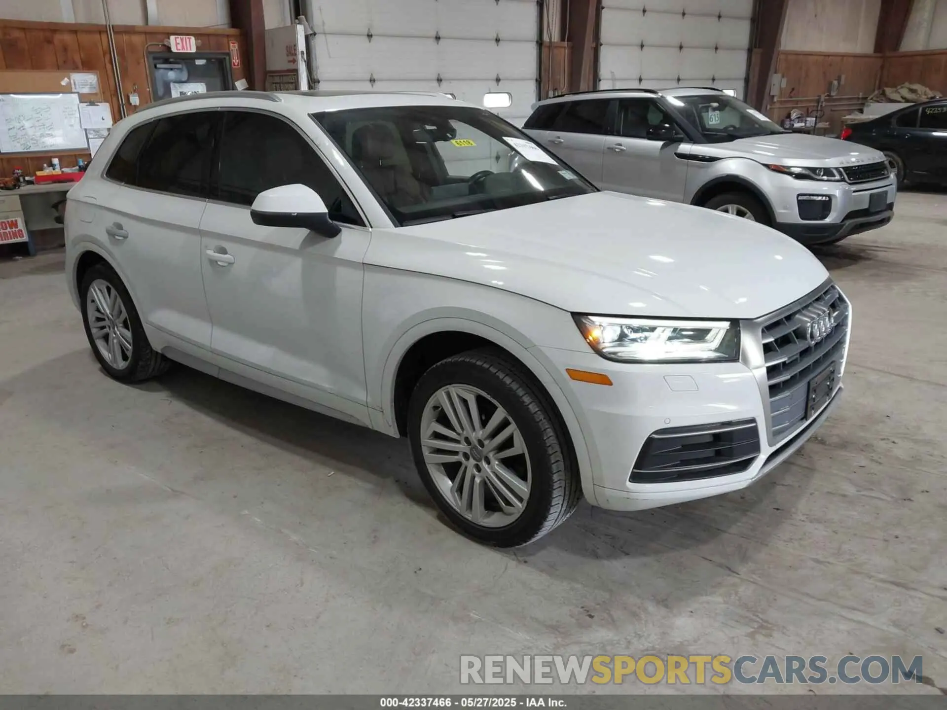 1 Photograph of a damaged car WA1BNAFY6K2016203 AUDI Q5 2019
