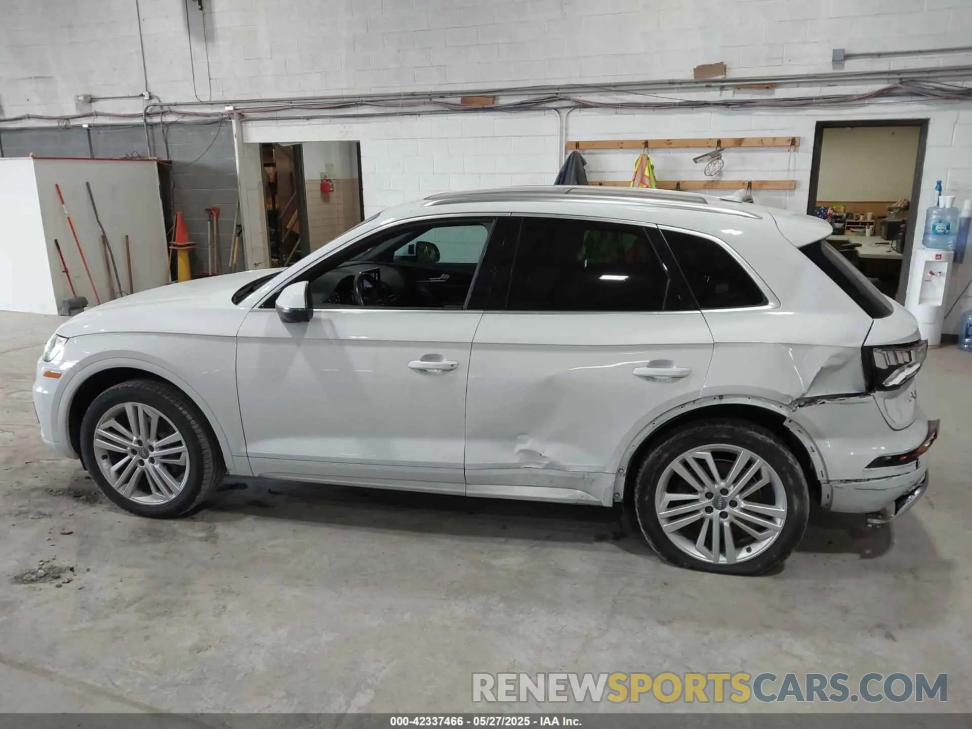 14 Photograph of a damaged car WA1BNAFY6K2016203 AUDI Q5 2019