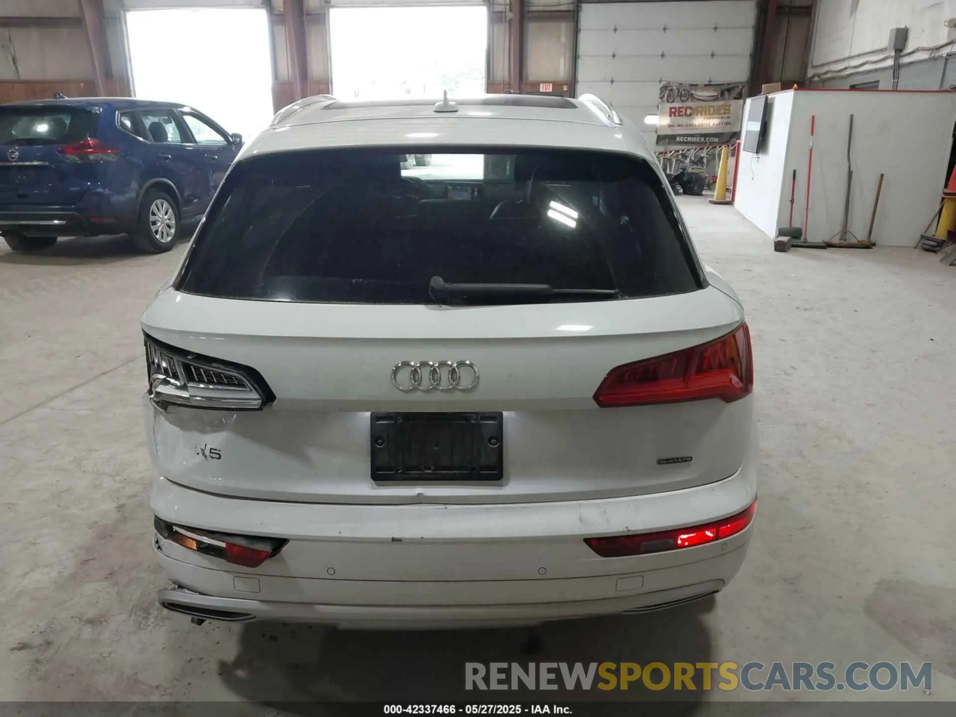 16 Photograph of a damaged car WA1BNAFY6K2016203 AUDI Q5 2019