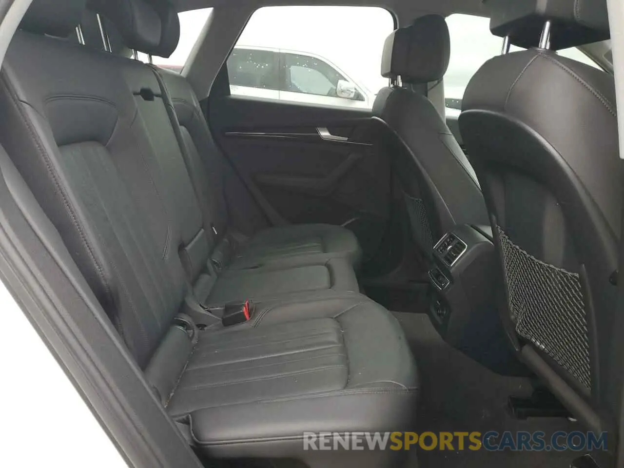 10 Photograph of a damaged car WA1BNAFY6K2023880 AUDI Q5 2019