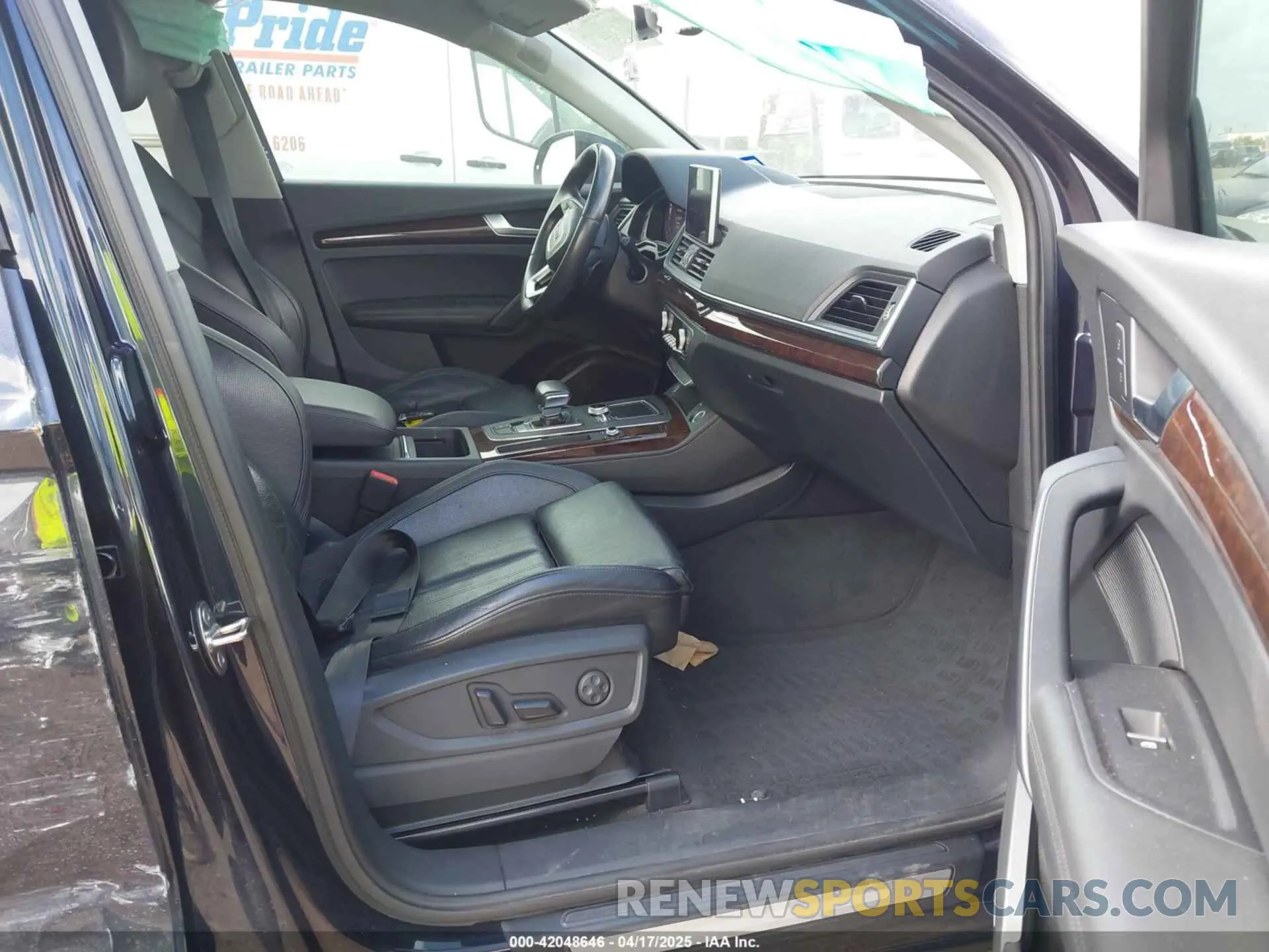 5 Photograph of a damaged car WA1BNAFY6K2067166 AUDI Q5 2019