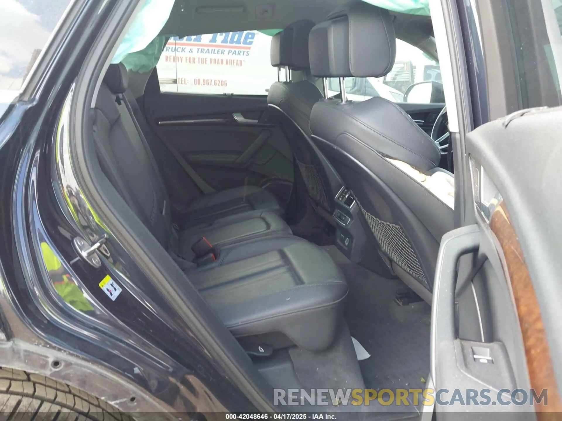 8 Photograph of a damaged car WA1BNAFY6K2067166 AUDI Q5 2019