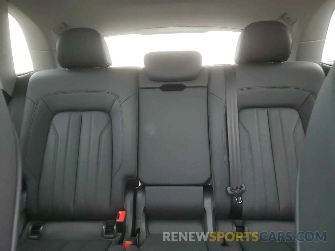 10 Photograph of a damaged car WA1BNAFY6K2098966 AUDI Q5 2019