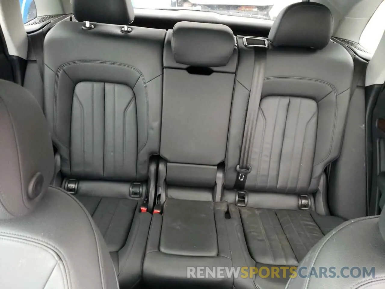 10 Photograph of a damaged car WA1BNAFY6K2101462 AUDI Q5 2019