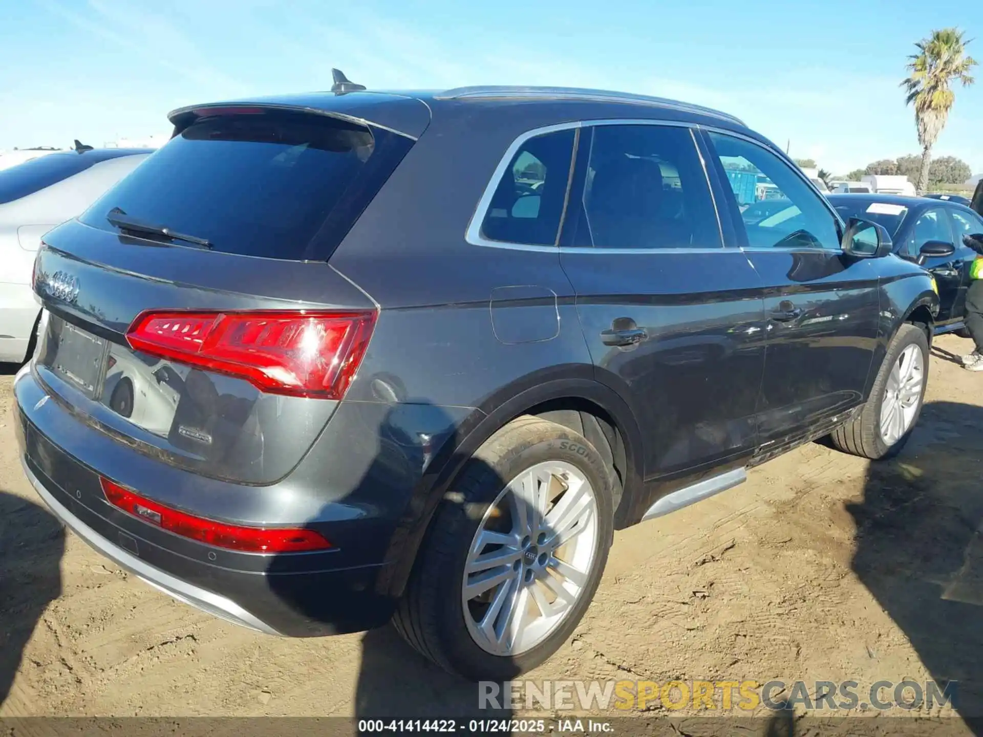 4 Photograph of a damaged car WA1BNAFY6K2102711 AUDI Q5 2019