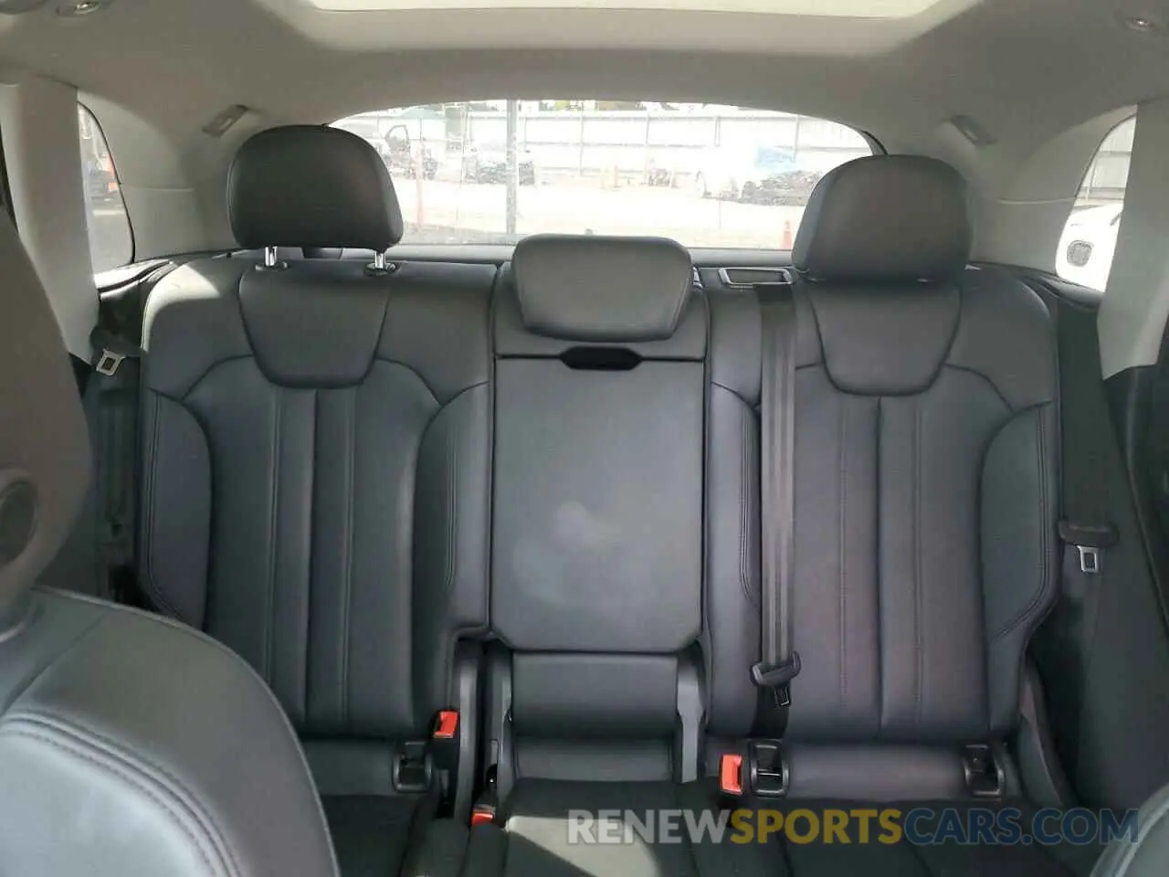 10 Photograph of a damaged car WA1BNAFY6K2111330 AUDI Q5 2019
