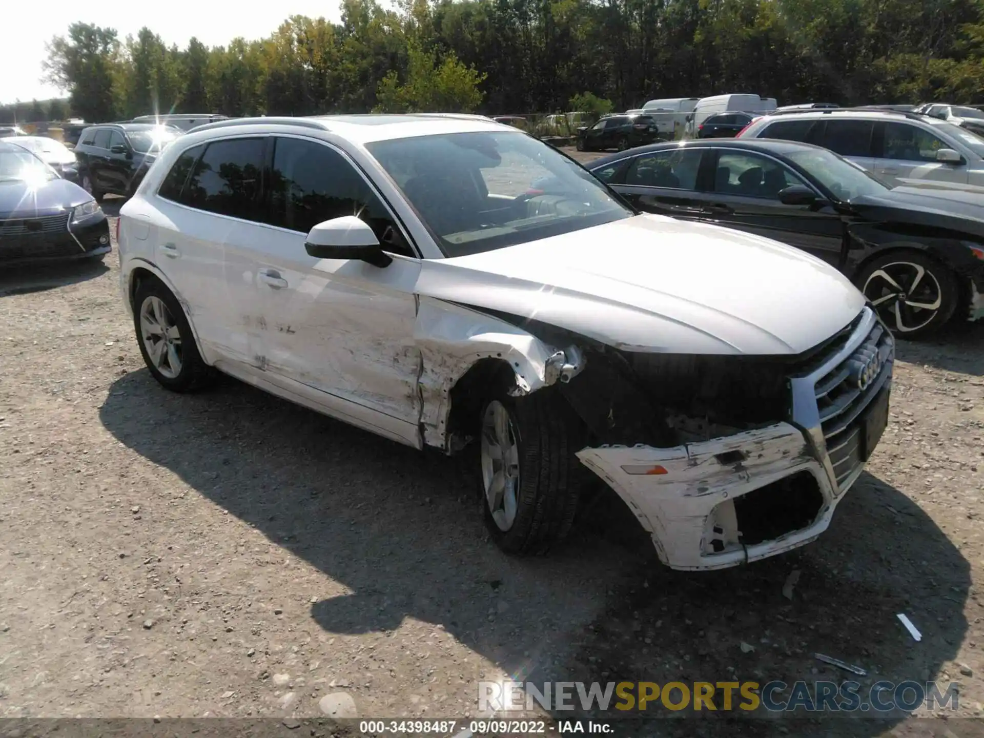 1 Photograph of a damaged car WA1BNAFY6K2123087 AUDI Q5 2019