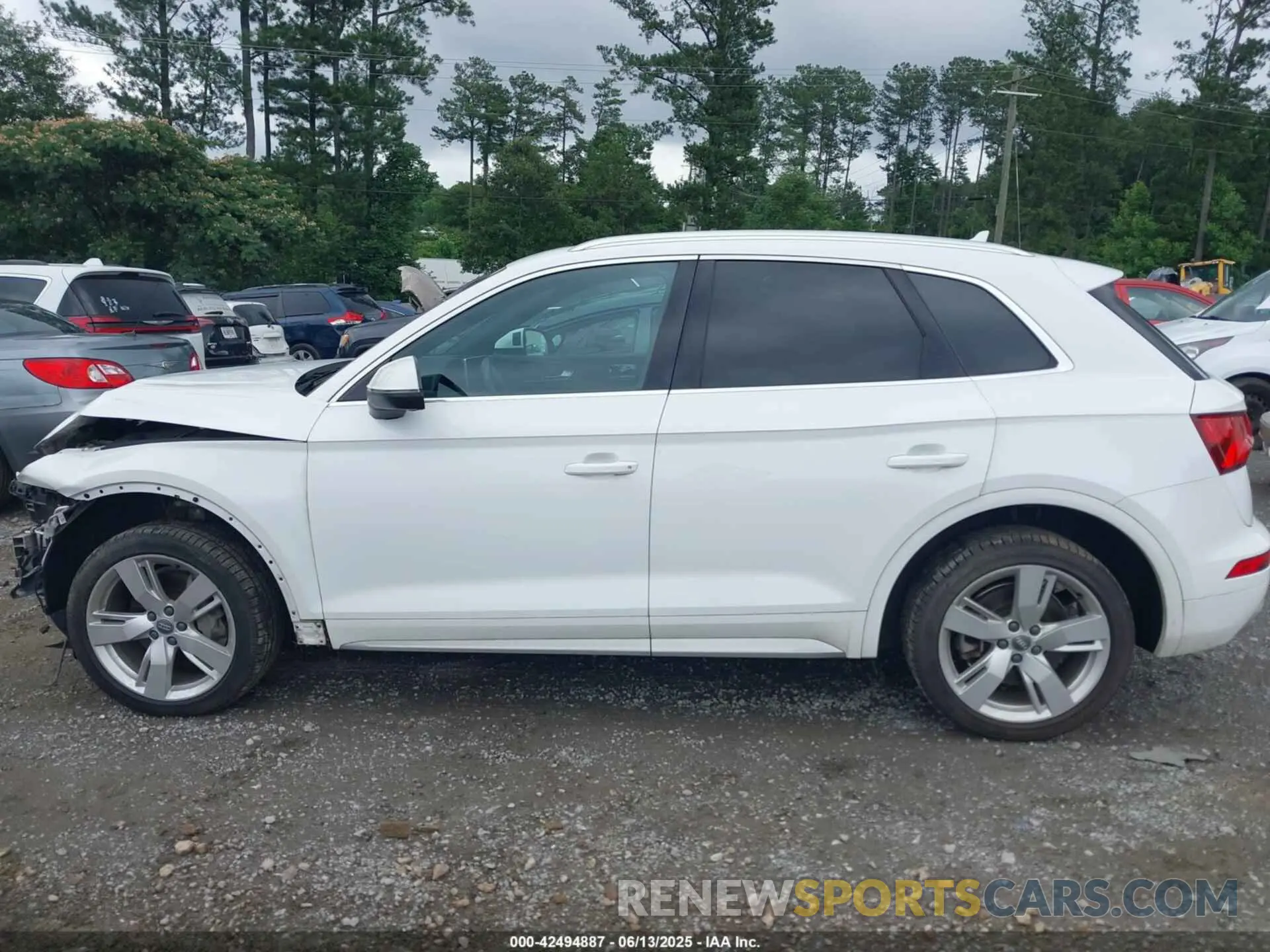 14 Photograph of a damaged car WA1BNAFY7K2020079 AUDI Q5 2019