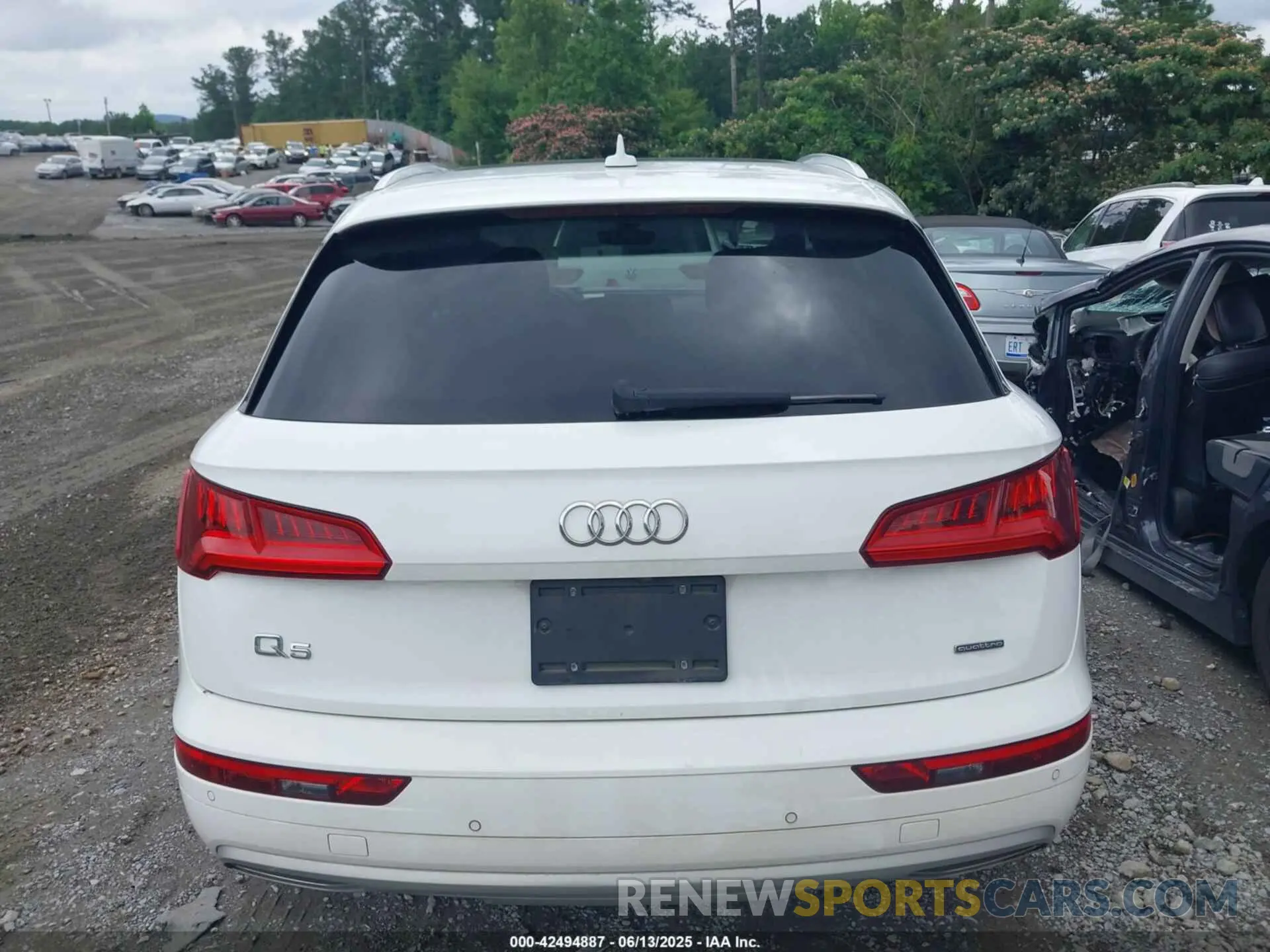 16 Photograph of a damaged car WA1BNAFY7K2020079 AUDI Q5 2019