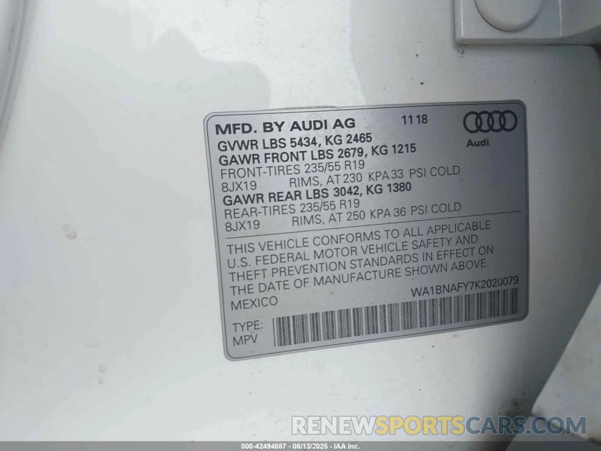 9 Photograph of a damaged car WA1BNAFY7K2020079 AUDI Q5 2019
