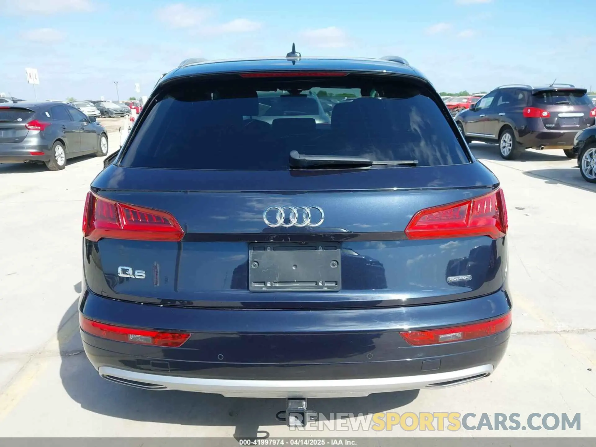 15 Photograph of a damaged car WA1BNAFY7K2022057 AUDI Q5 2019